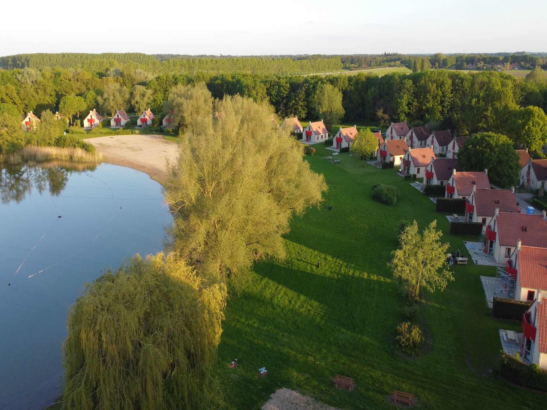 Vrijstaand vakantiehuis op 't Broeckhuys, aan recreatiemeer in Ewijk - foto 14