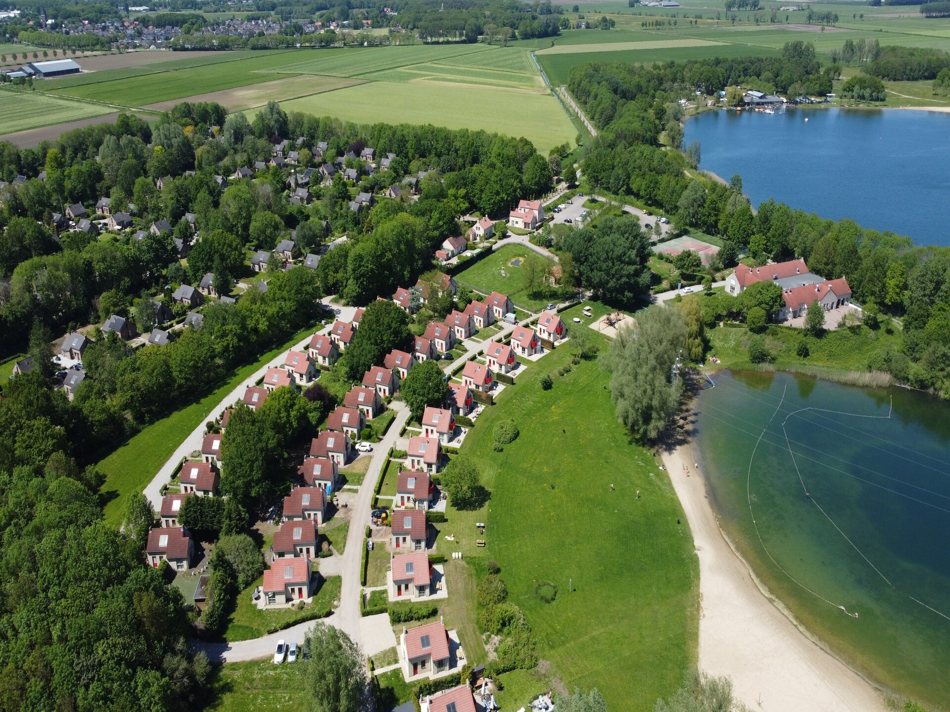 Vrijstaand vakantiehuis op 't Broeckhuys, aan recreatiemeer in Ewijk - foto 20