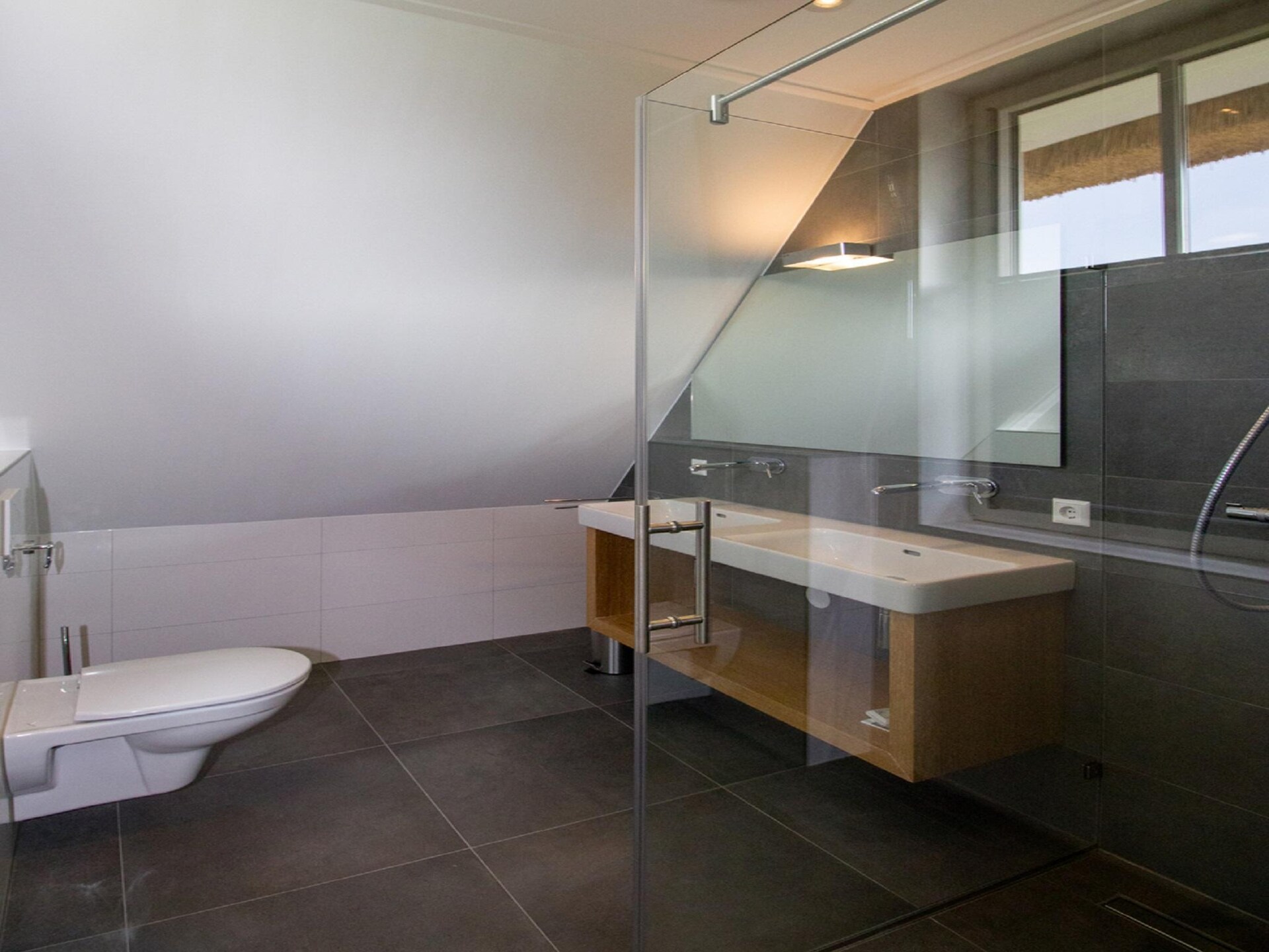 Luxe watervilla met sauna en privésteiger aan de Friese Meren - foto 20