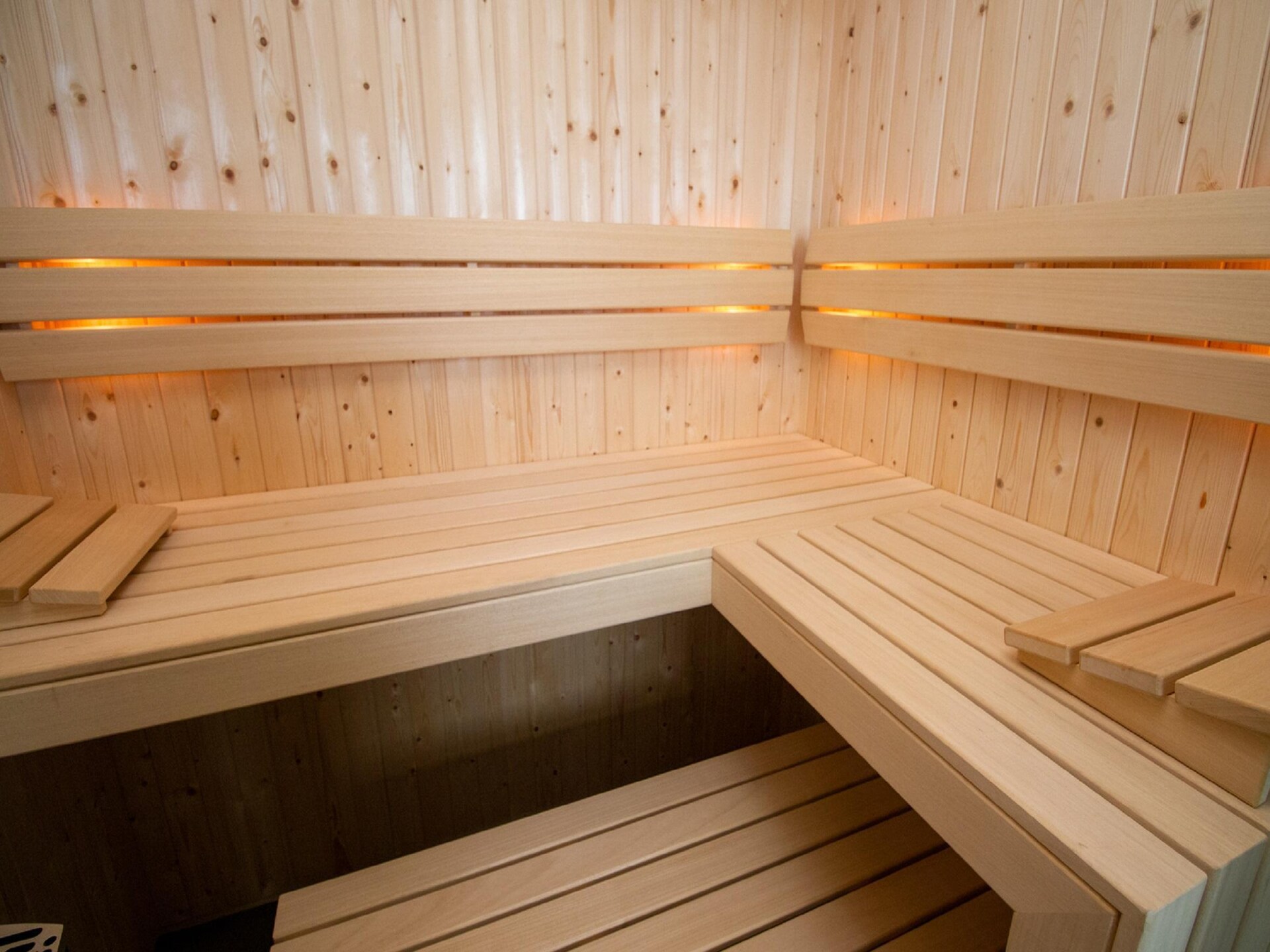 Luxe watervilla met sauna en privésteiger aan de Friese Meren - foto 37