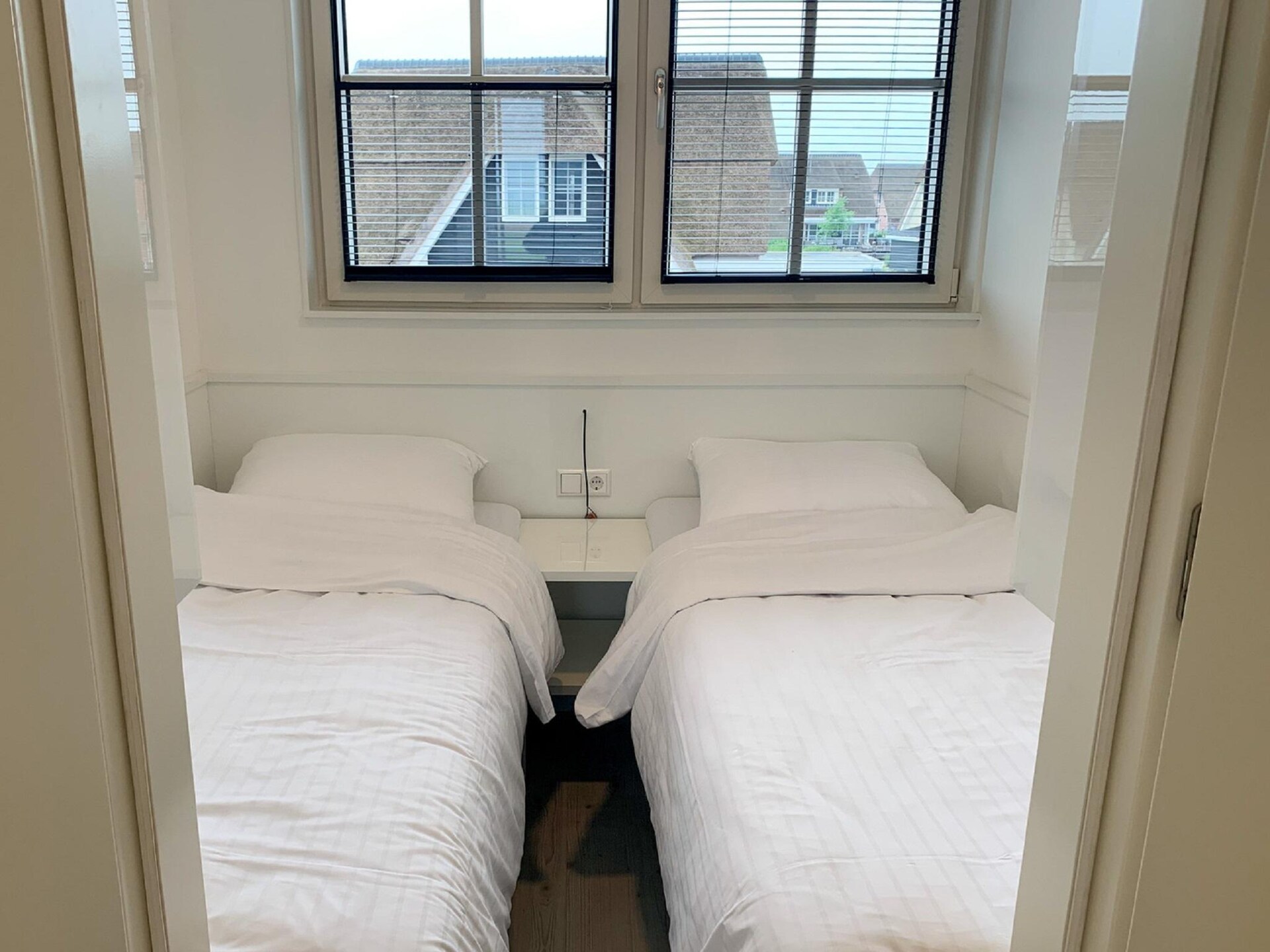 Luxe watervilla met sauna en privésteiger aan de Friese Meren - foto 16