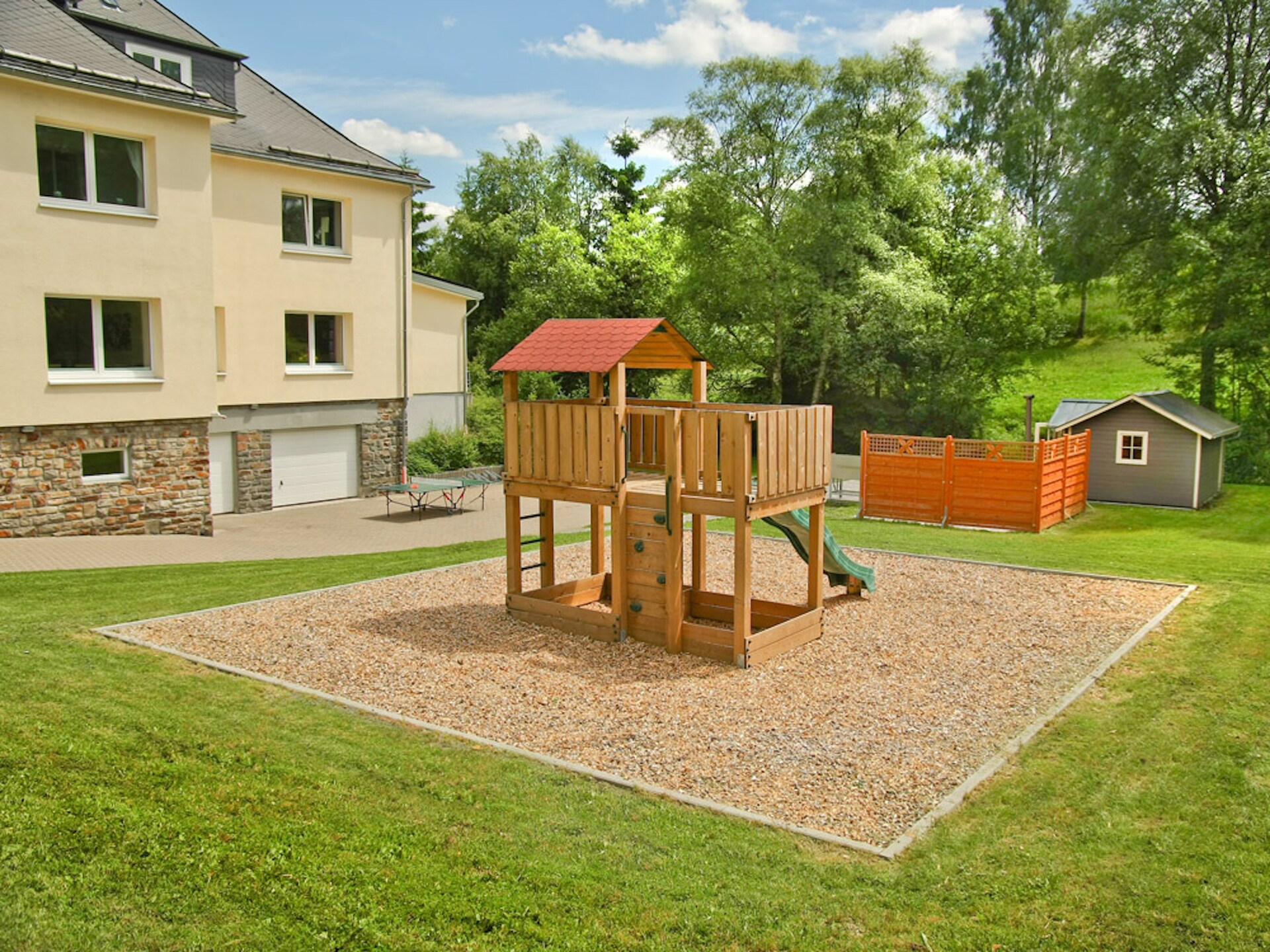 Ruim 16-persoons appartement in het bos bij Erndtebrück met sauna en tuin - foto 30