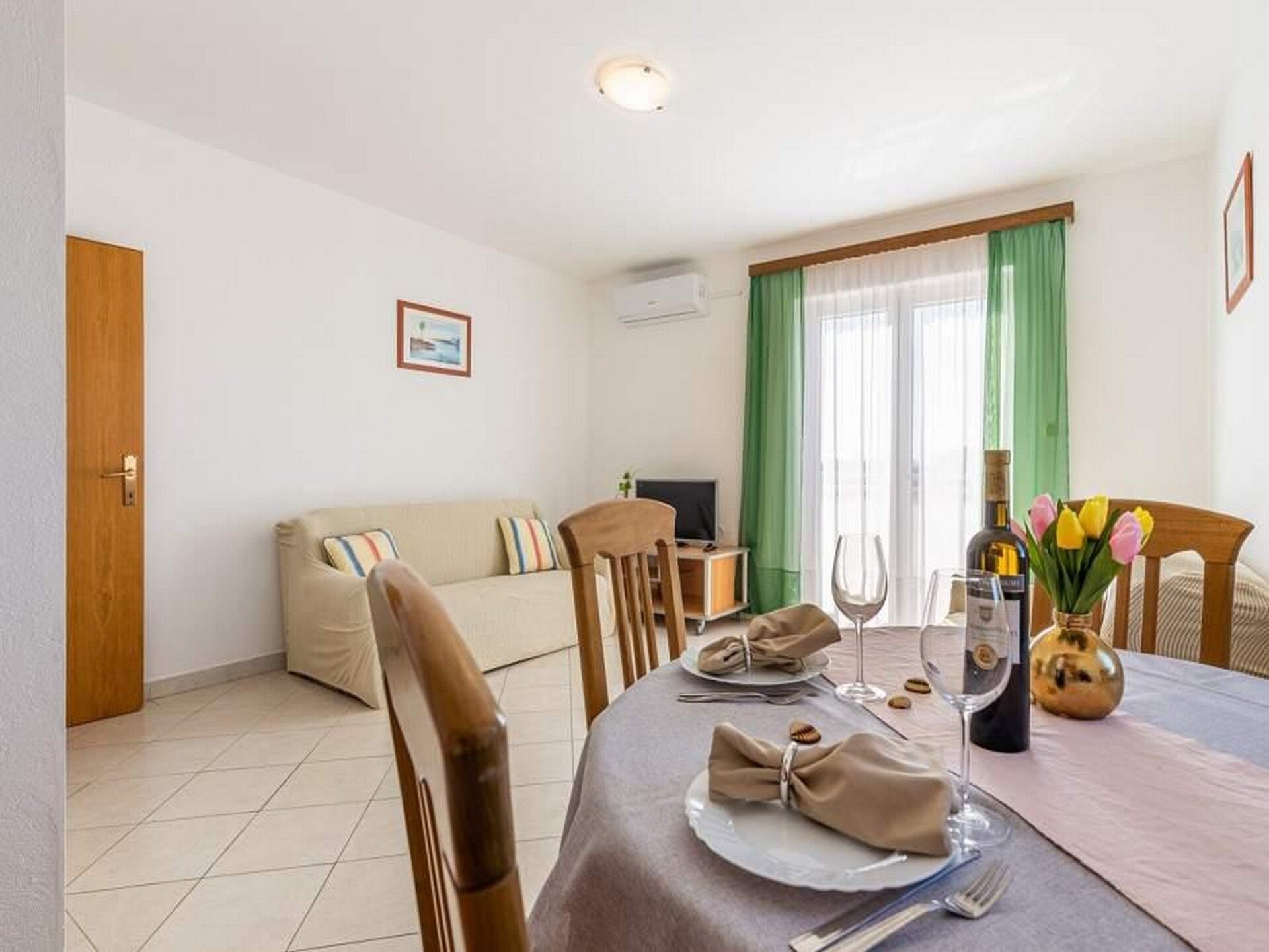 Knus appartement voor 4 met balkon, vlakbij strand in Sabunike - foto 4