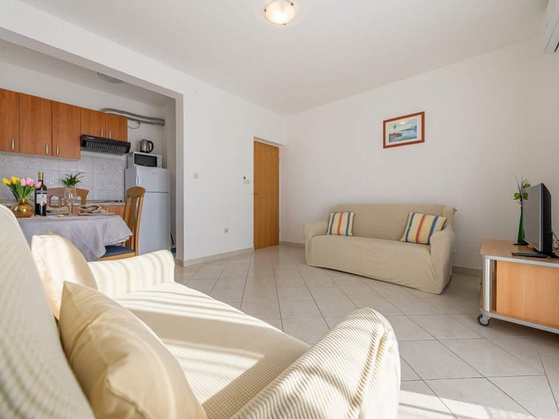 Knus appartement voor 4 met balkon, vlakbij strand in Sabunike - foto 3