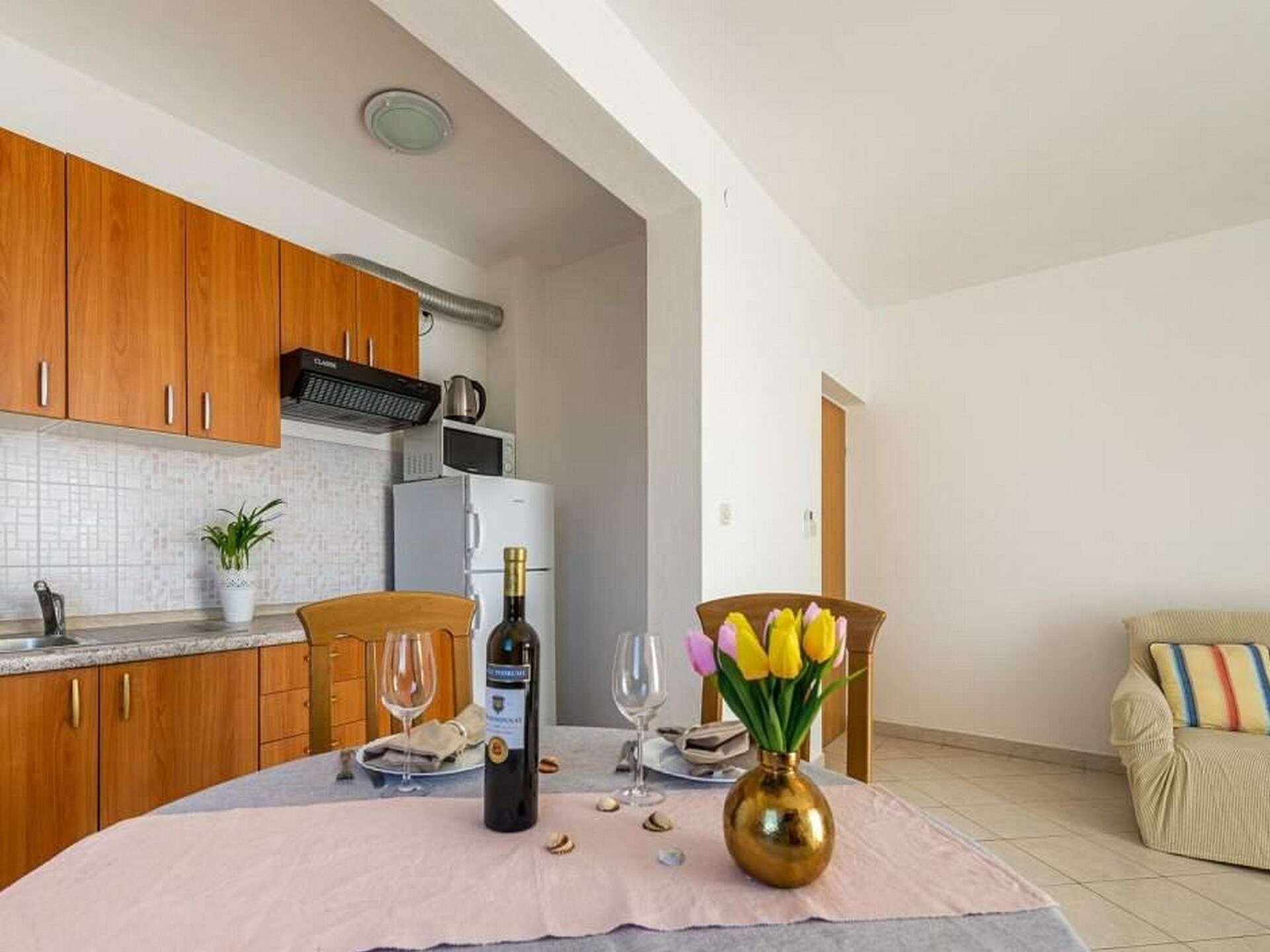 Knus appartement voor 4 met balkon, vlakbij strand in Sabunike - foto 7