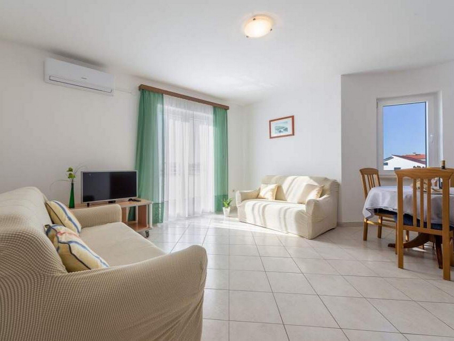 Knus appartement voor 4 met balkon, vlakbij strand in Sabunike - foto 1