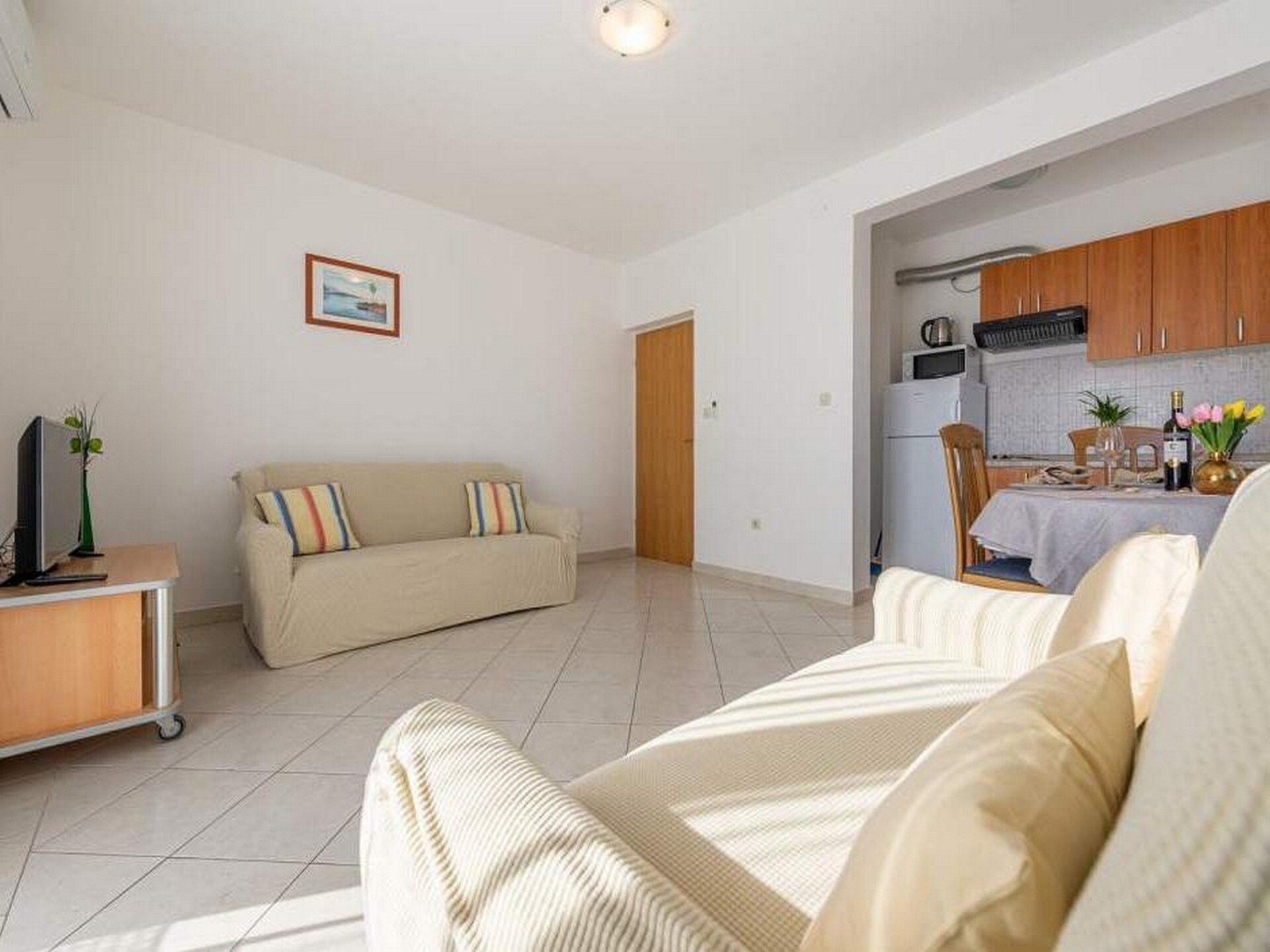 Rustiek appartement nabij strand in Sabunike met balkon - foto 1