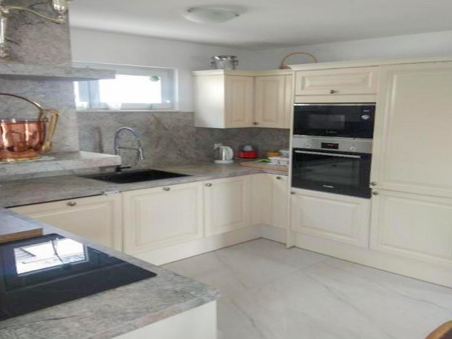 Luxe appartement in Makarska met zwembad en tuin - foto 4