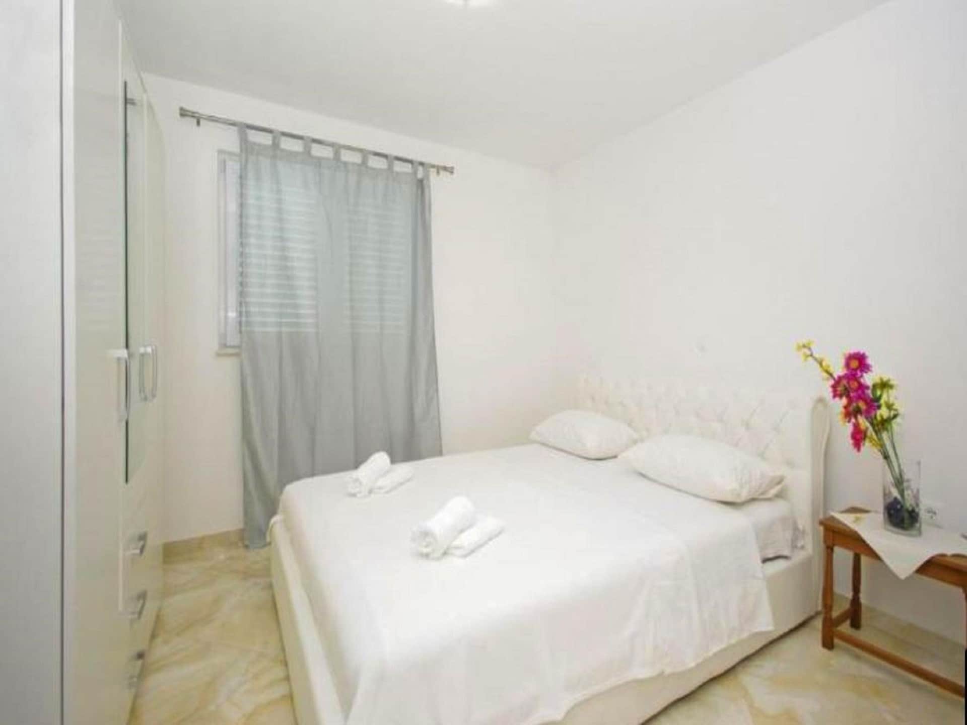 Luxe appartement in Makarska met zwembad en tuin - foto 5