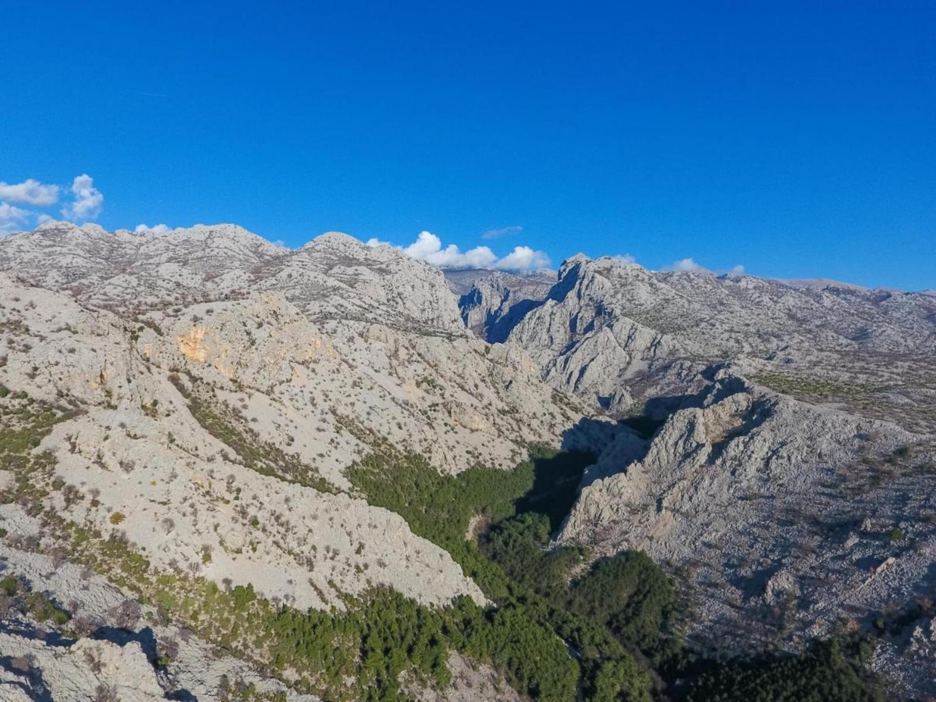 Luxe appartement in Makarska met zwembad en tuin - foto 33