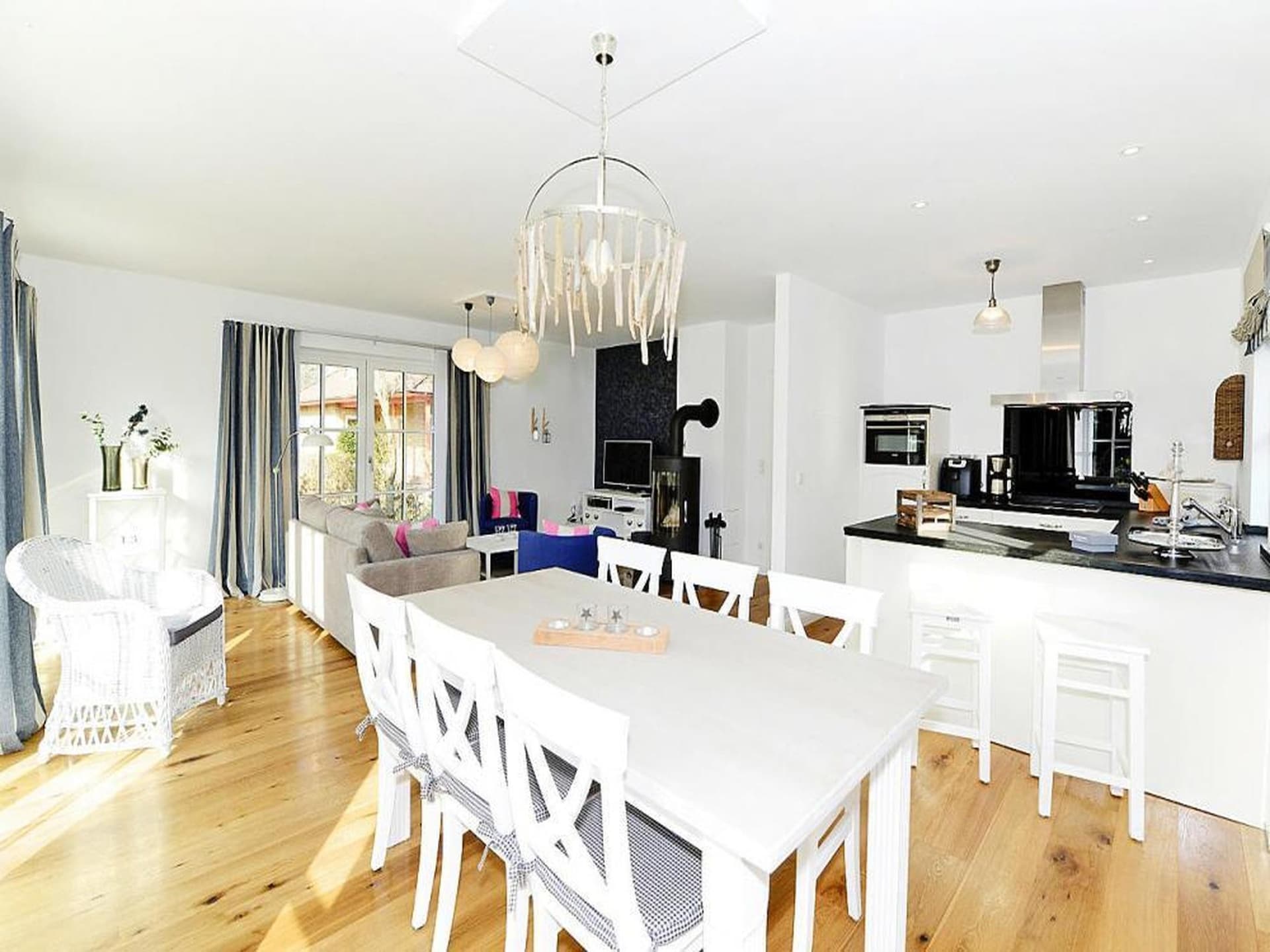 Op 400 m van zee: Ruim appartement in Wyk auf Föhr voor 4 personen - foto 3