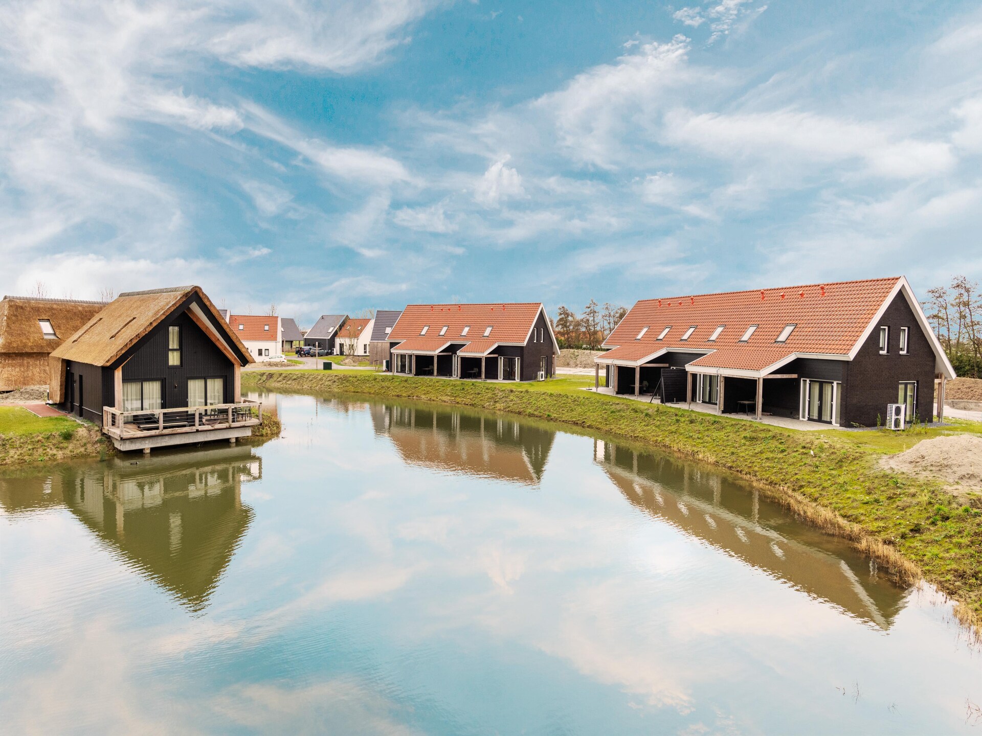 Modern vakantiehuis aan water op Resort Nieuwvliet-Bad, 1,2 km van zee - foto 7