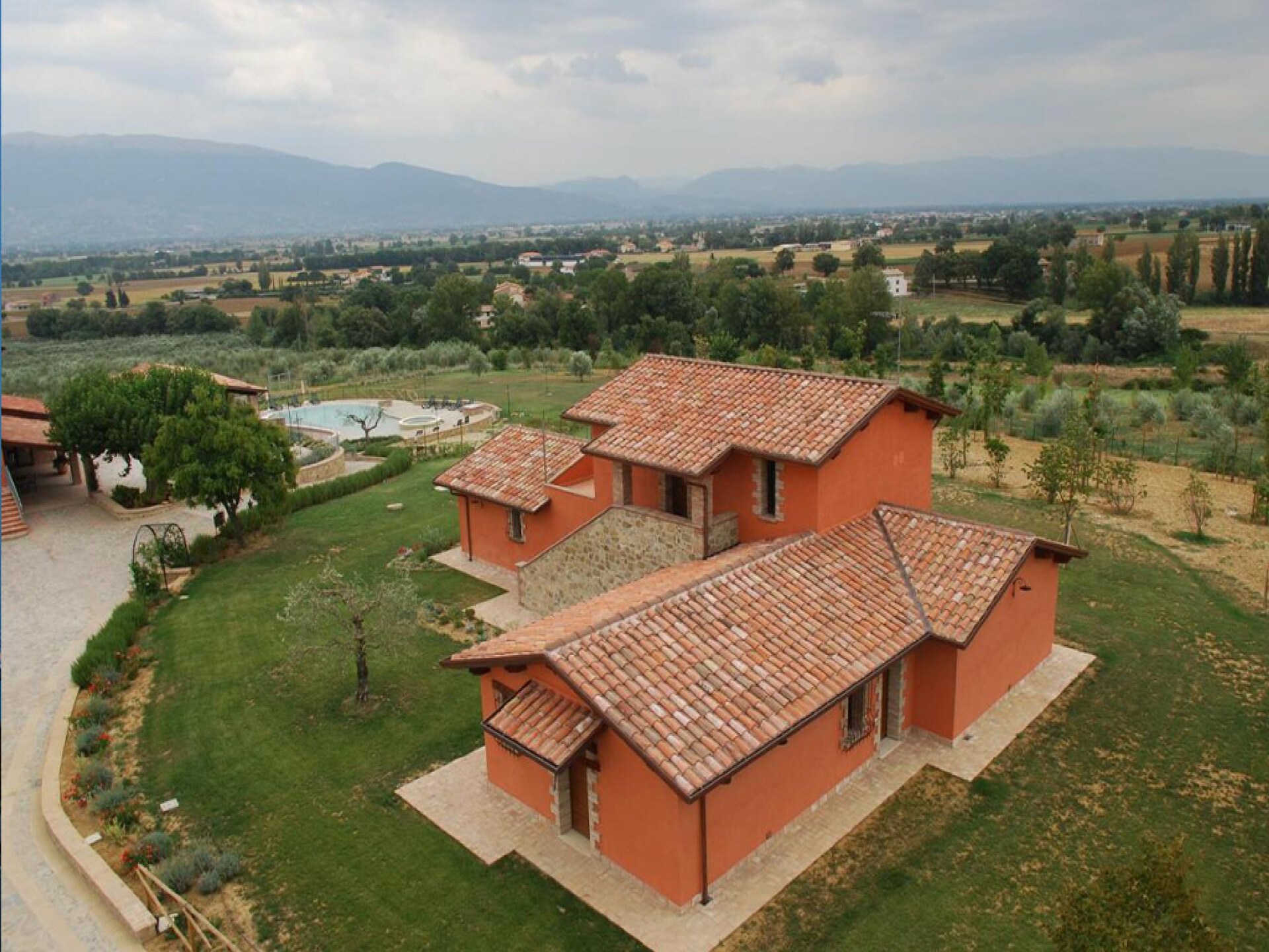 Vakantiehuis Perugino in Bettona: 3-kamer appartement met panoramisch zwembad - foto 9