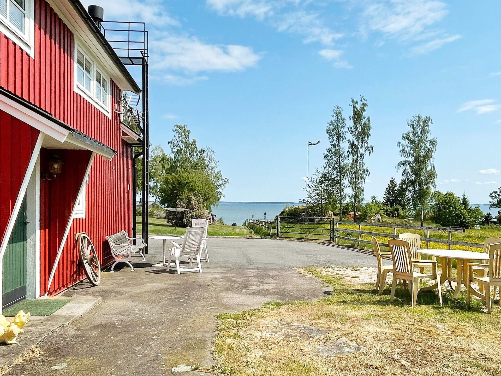 8-persoons vakantiehuis aan het meer in Brålanda - foto 2