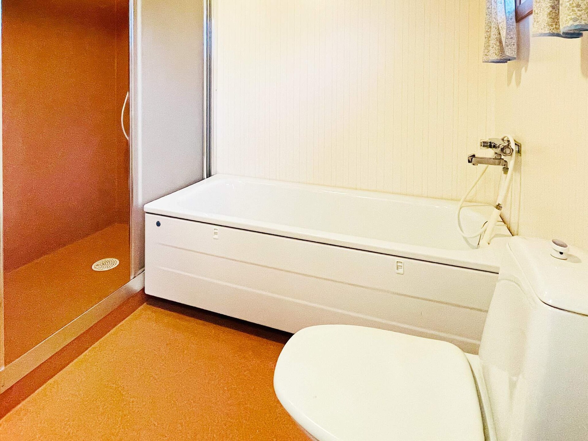 8-persoons vakantiehuis aan het meer in Brålanda - foto 40