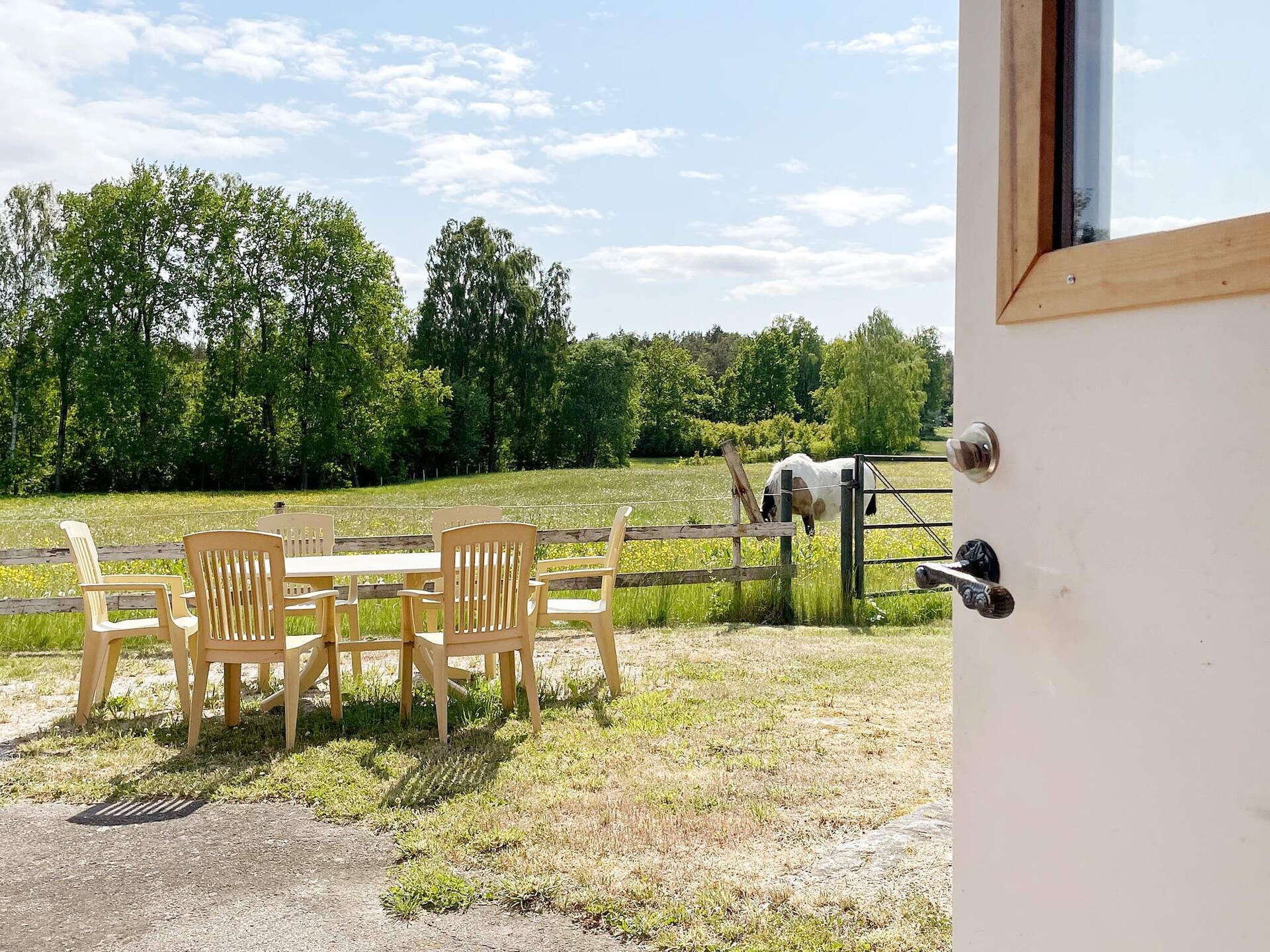 8-persoons vakantiehuis aan het meer in Brålanda - foto 42