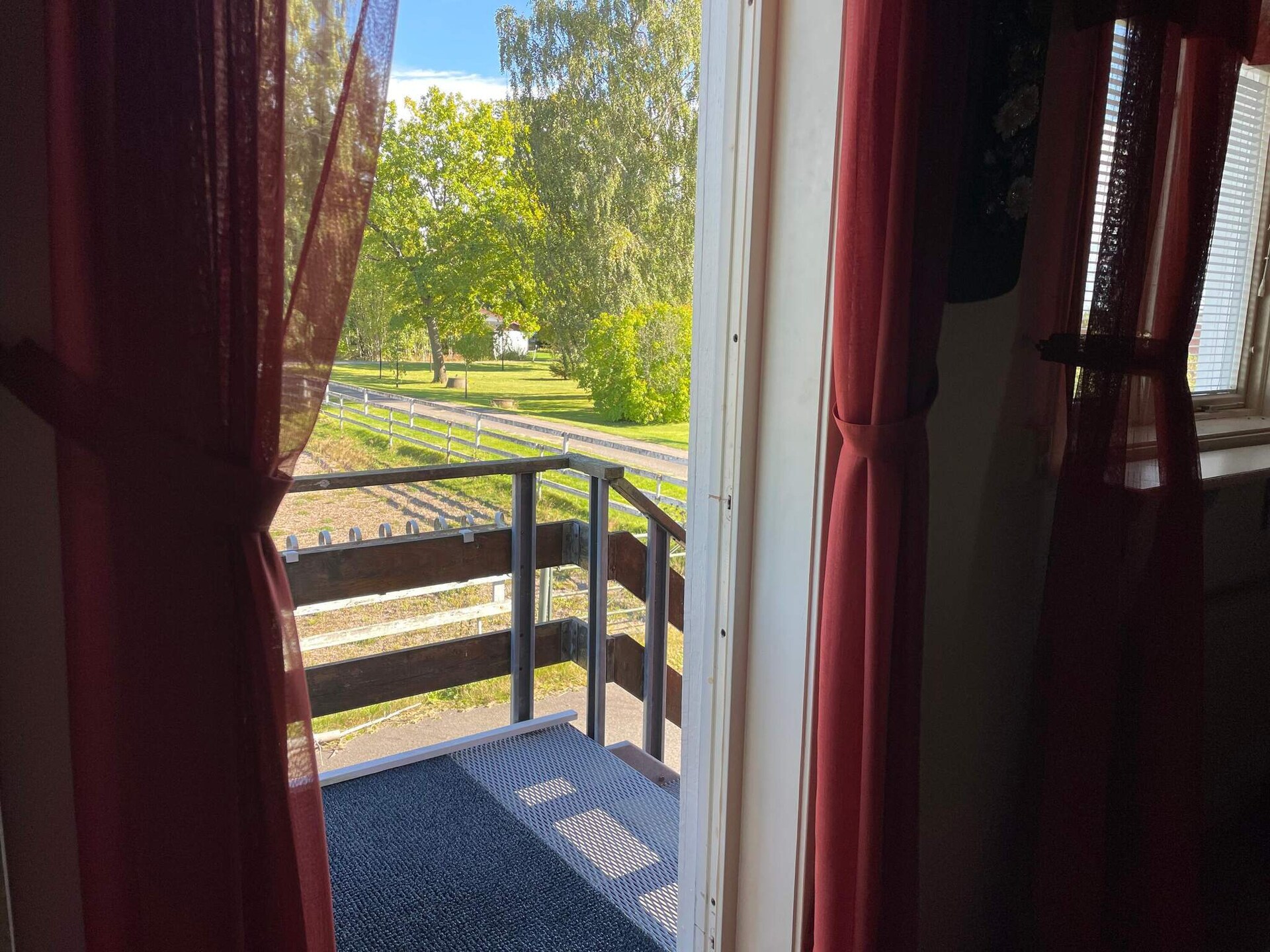 8-persoons vakantiehuis aan het meer in Brålanda - foto 4