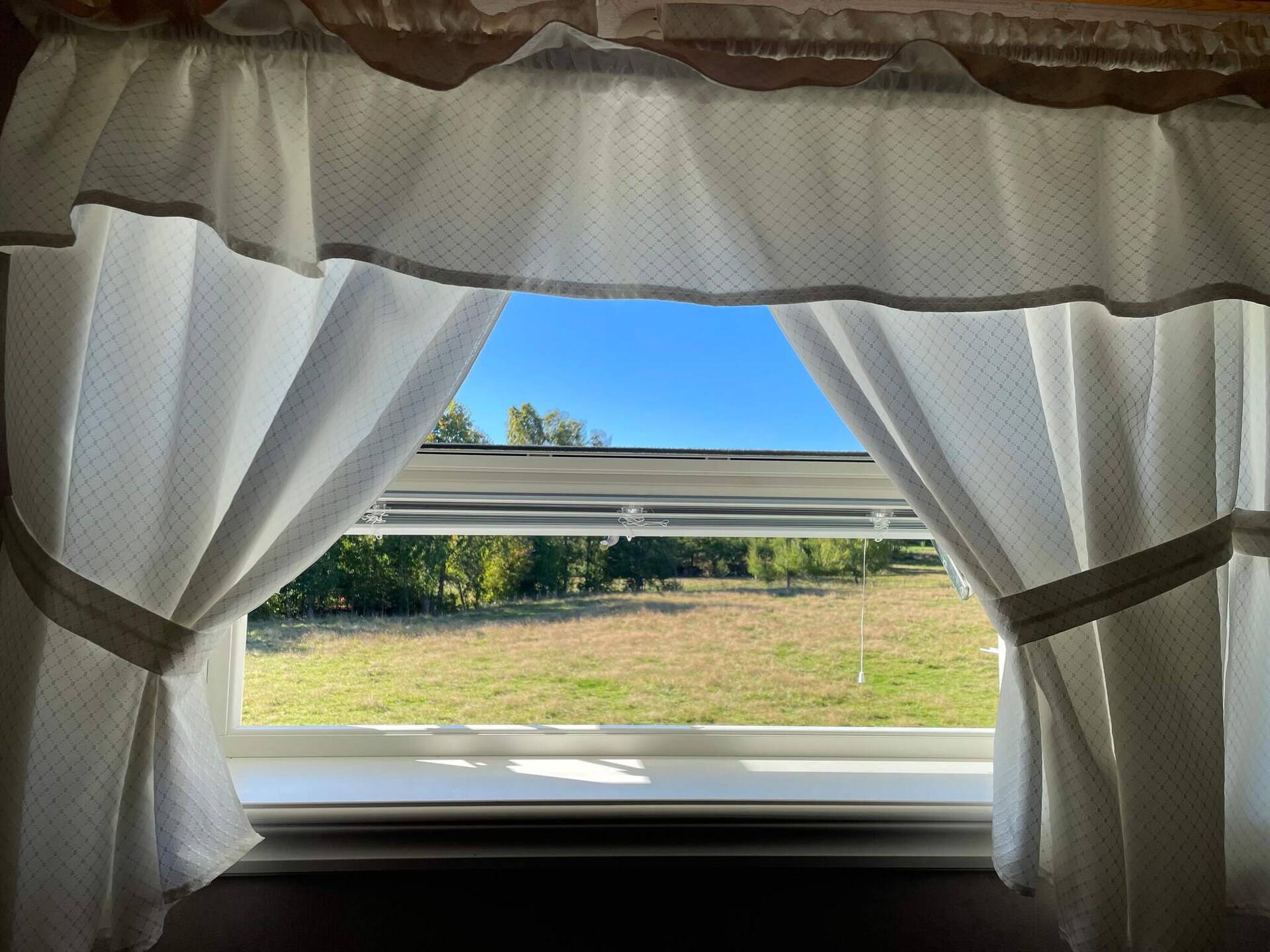 8-persoons vakantiehuis aan het meer in Brålanda - foto 33