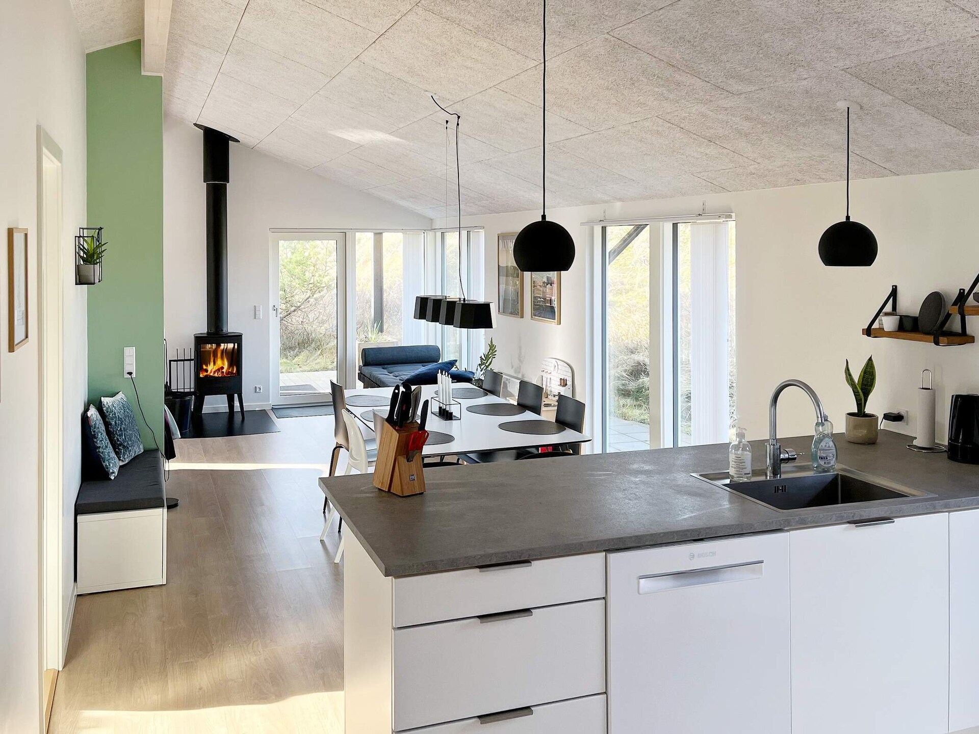 Modern vakantiehuis in Saltum met houtschoorsteen en tuin - foto 28