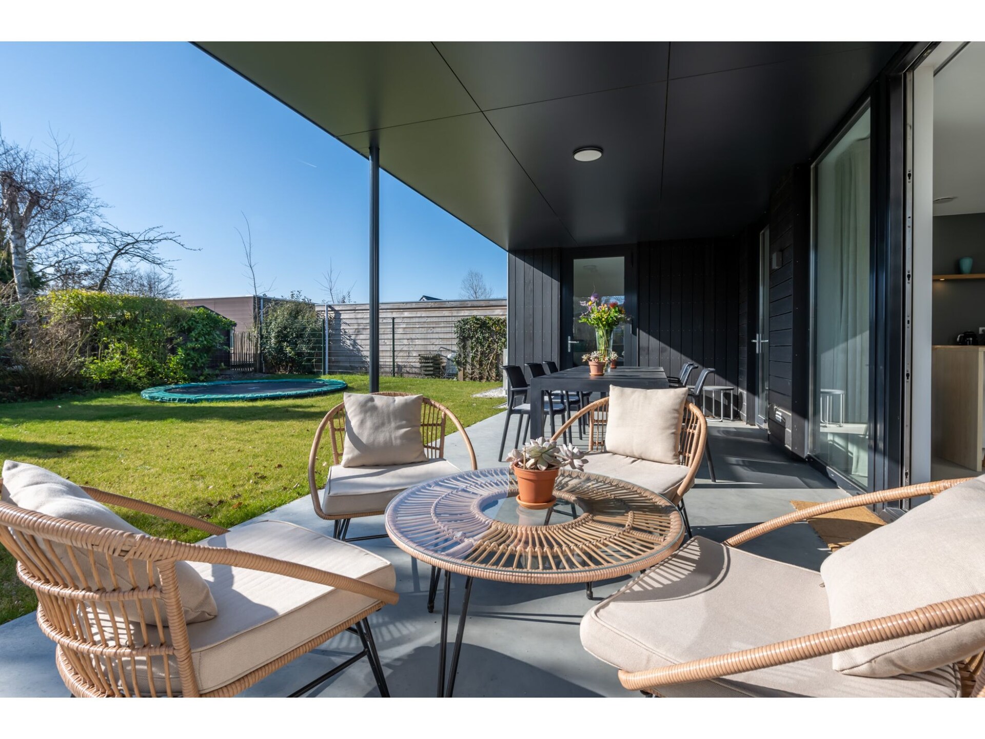 Modern vakantiehuis met buitenhaard aan Veerse Meer in Kamperland - foto 23