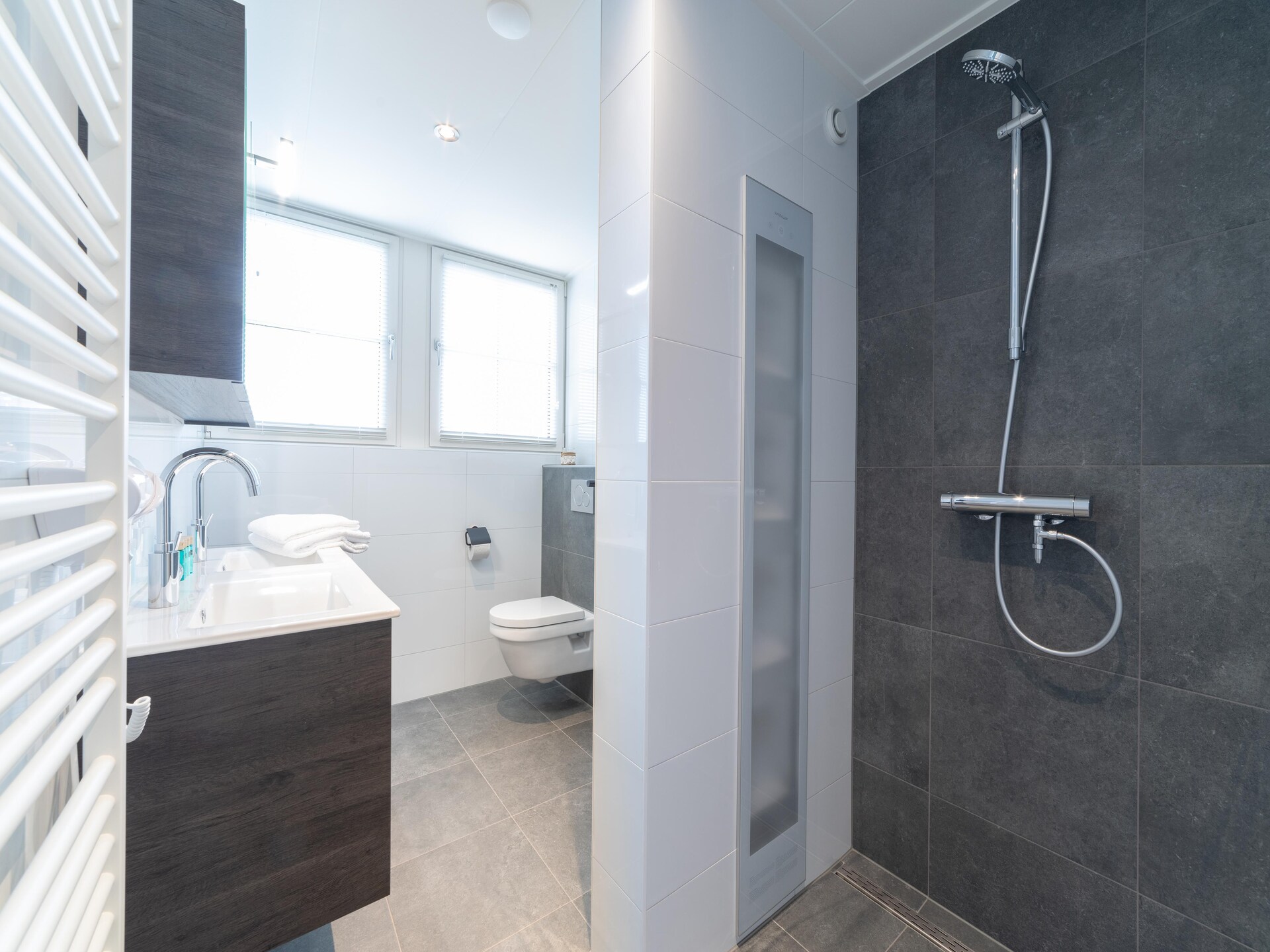 Luxe vrijstaand vakantiehuis met sauna, 100m van zee in Colijnsplaat - foto 27