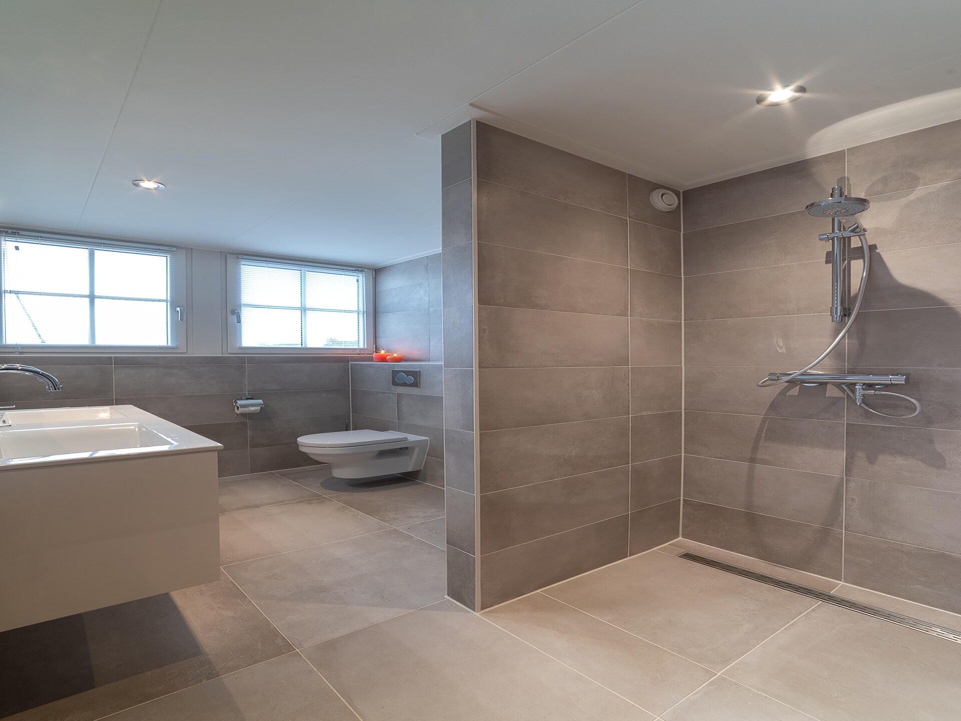 Luxe vrijstaand vakantiehuis met sauna, 100m van zee in Colijnsplaat - foto 31