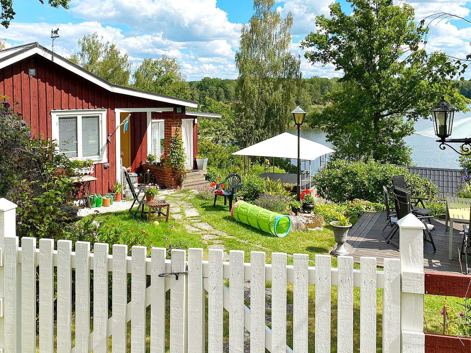 Vrijstaand vakantiehuis aan meer Järnlunden met privéstrand en roeiboot - foto 1