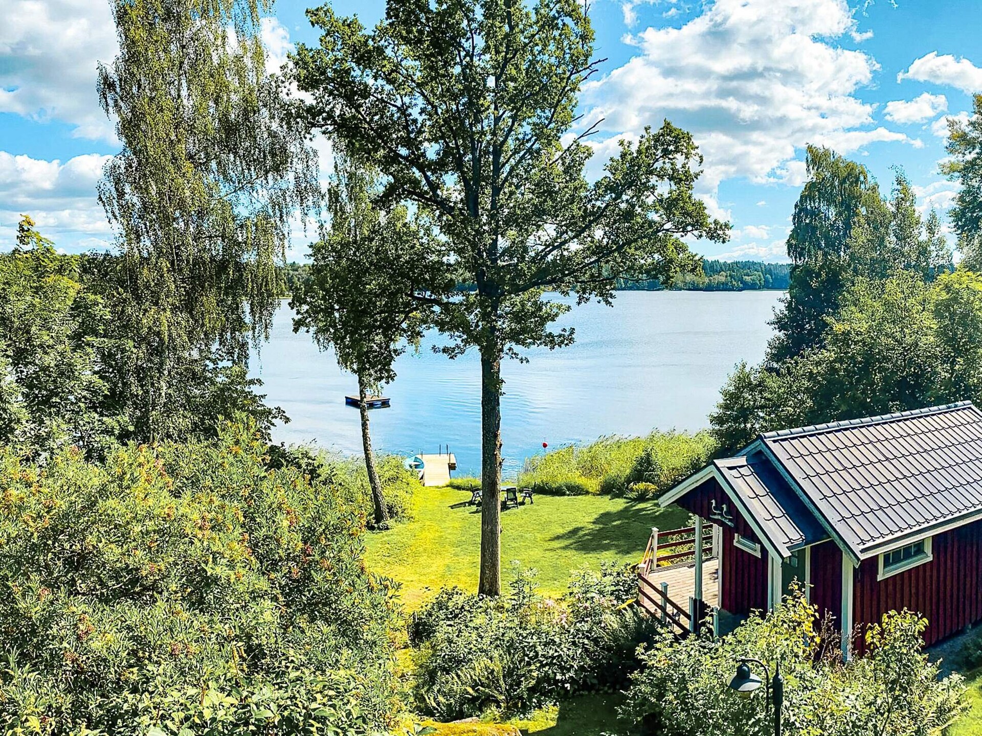 Vrijstaand vakantiehuis aan meer Järnlunden met privéstrand en roeiboot - foto 6