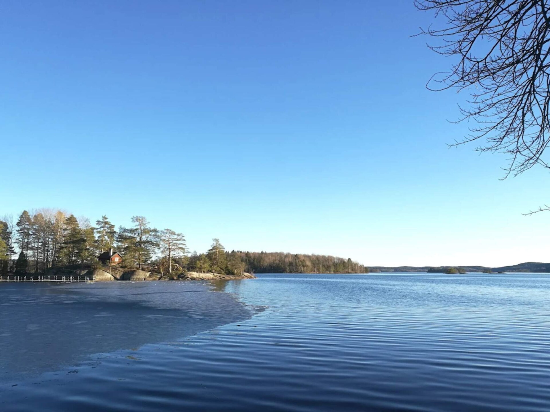 Vrijstaand vakantiehuis aan meer Järnlunden met privéstrand en roeiboot - foto 36