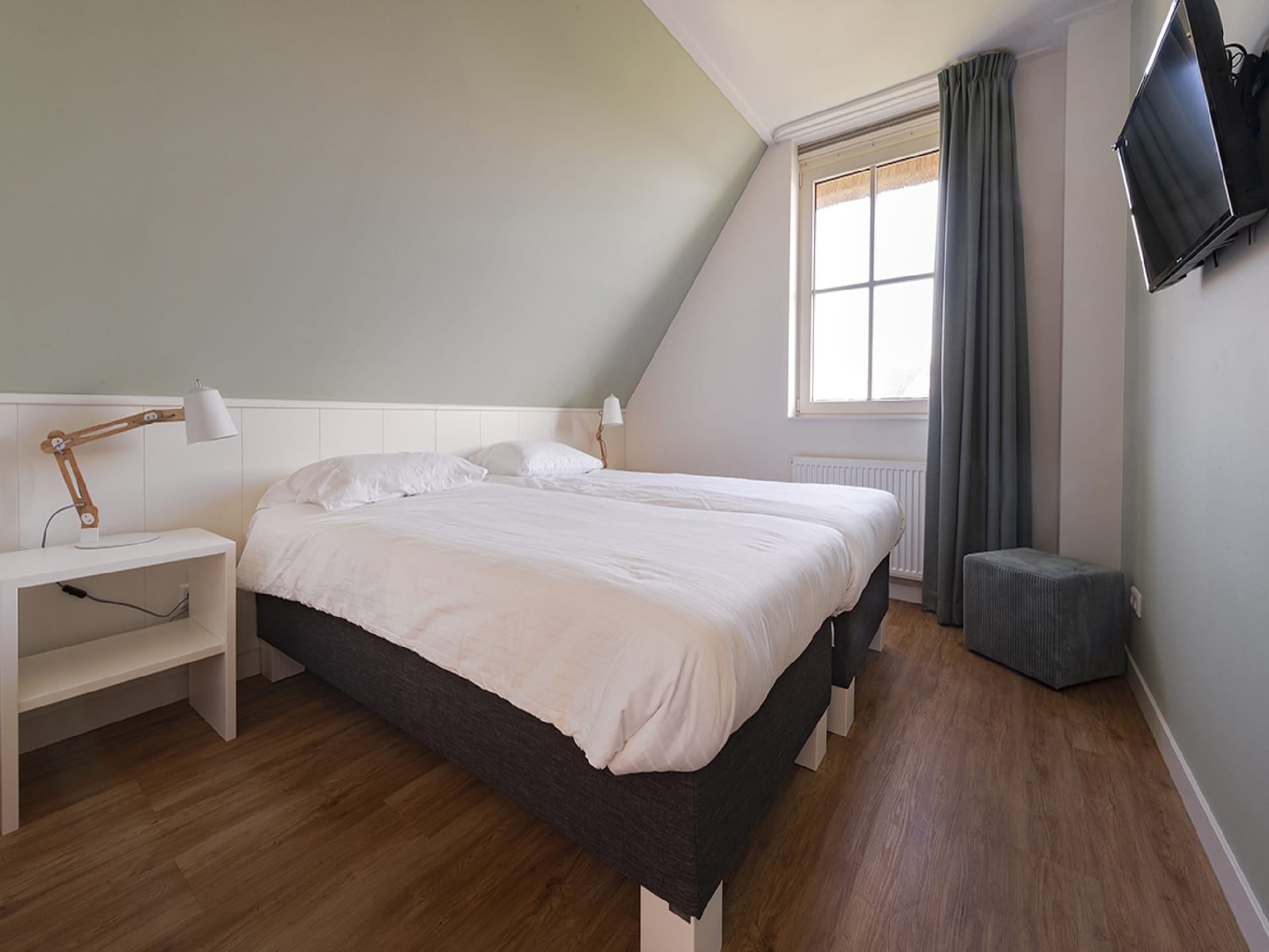 Luxe villa aan het Tjeukemeer met steiger en huisdierenvriendelijke omgeving - foto 11
