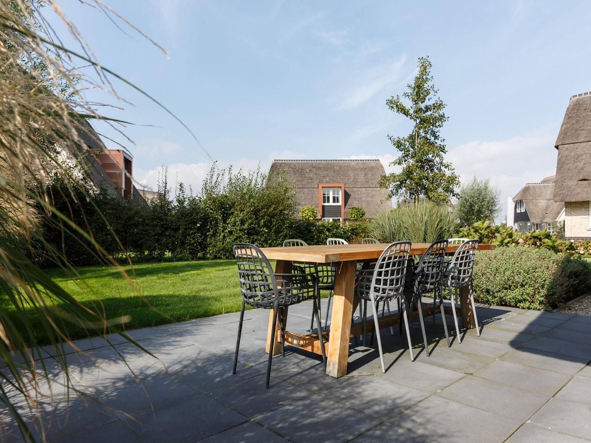 Luxe villa aan het Tjeukemeer met steiger en huisdierenvriendelijke omgeving - foto 21