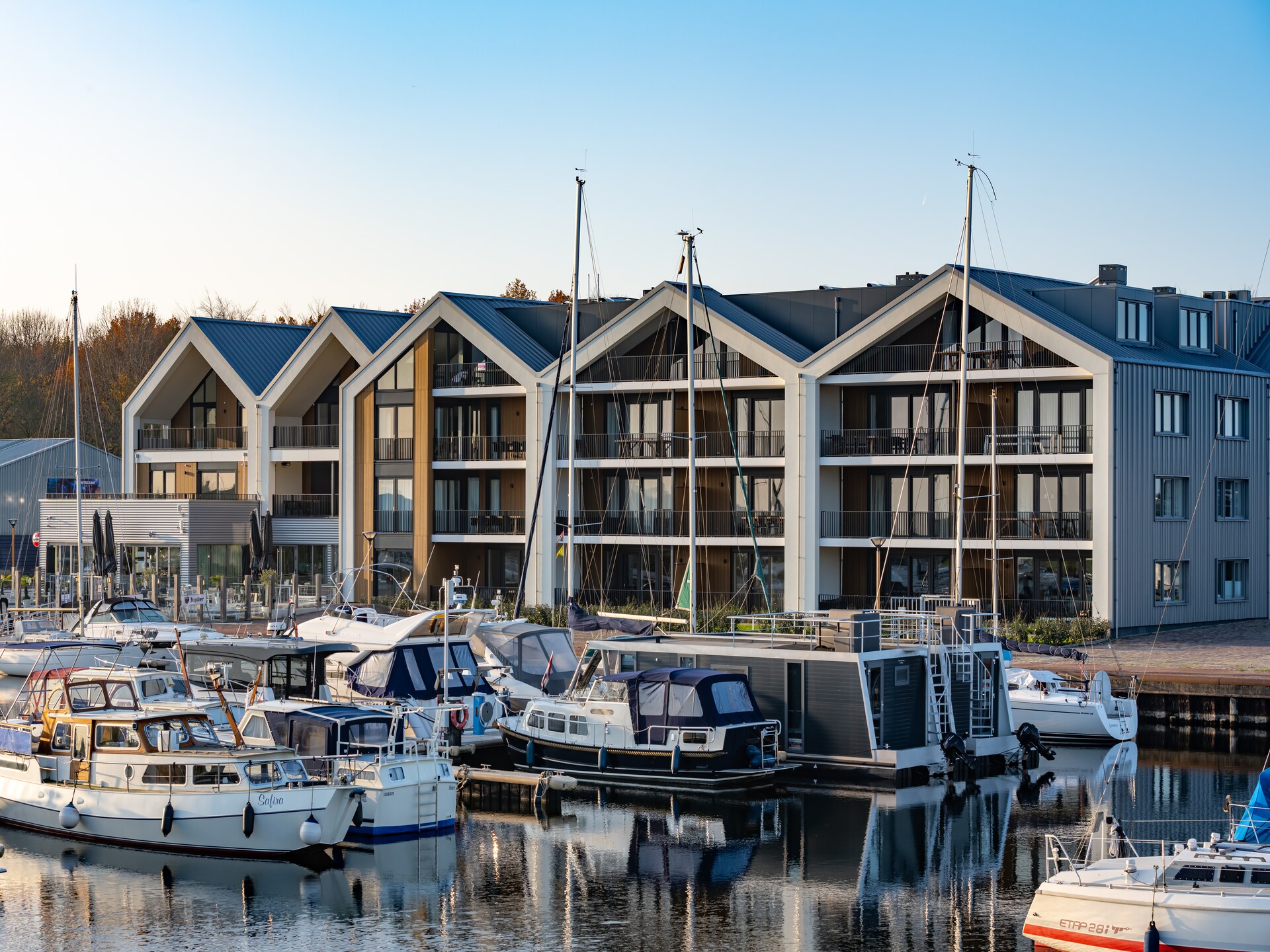 Luxe penthouse aan jachthaven Kamperland met uitzicht over polder - foto 14