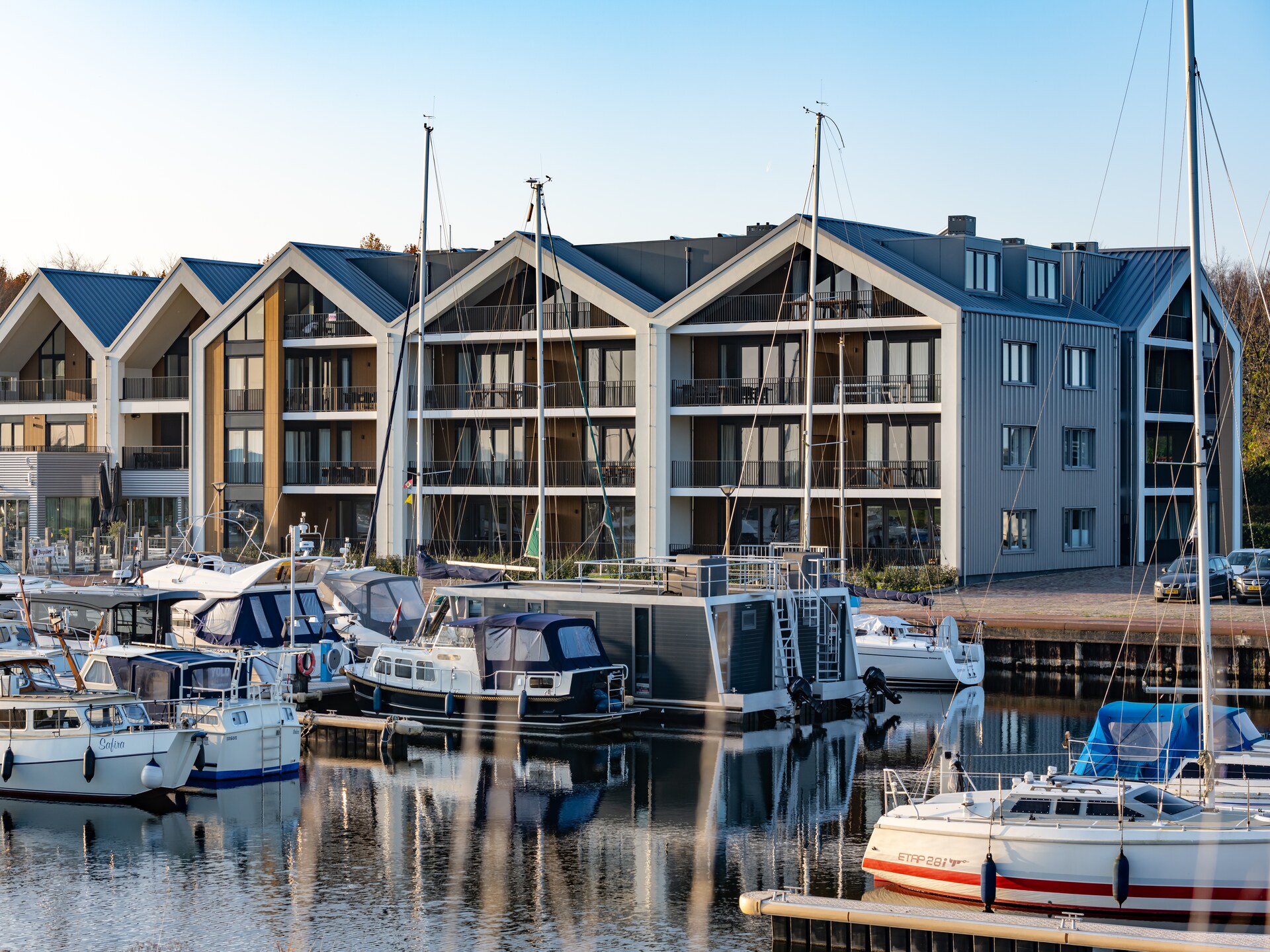 Luxe penthouse aan jachthaven Kamperland met uitzicht over polder - foto 15