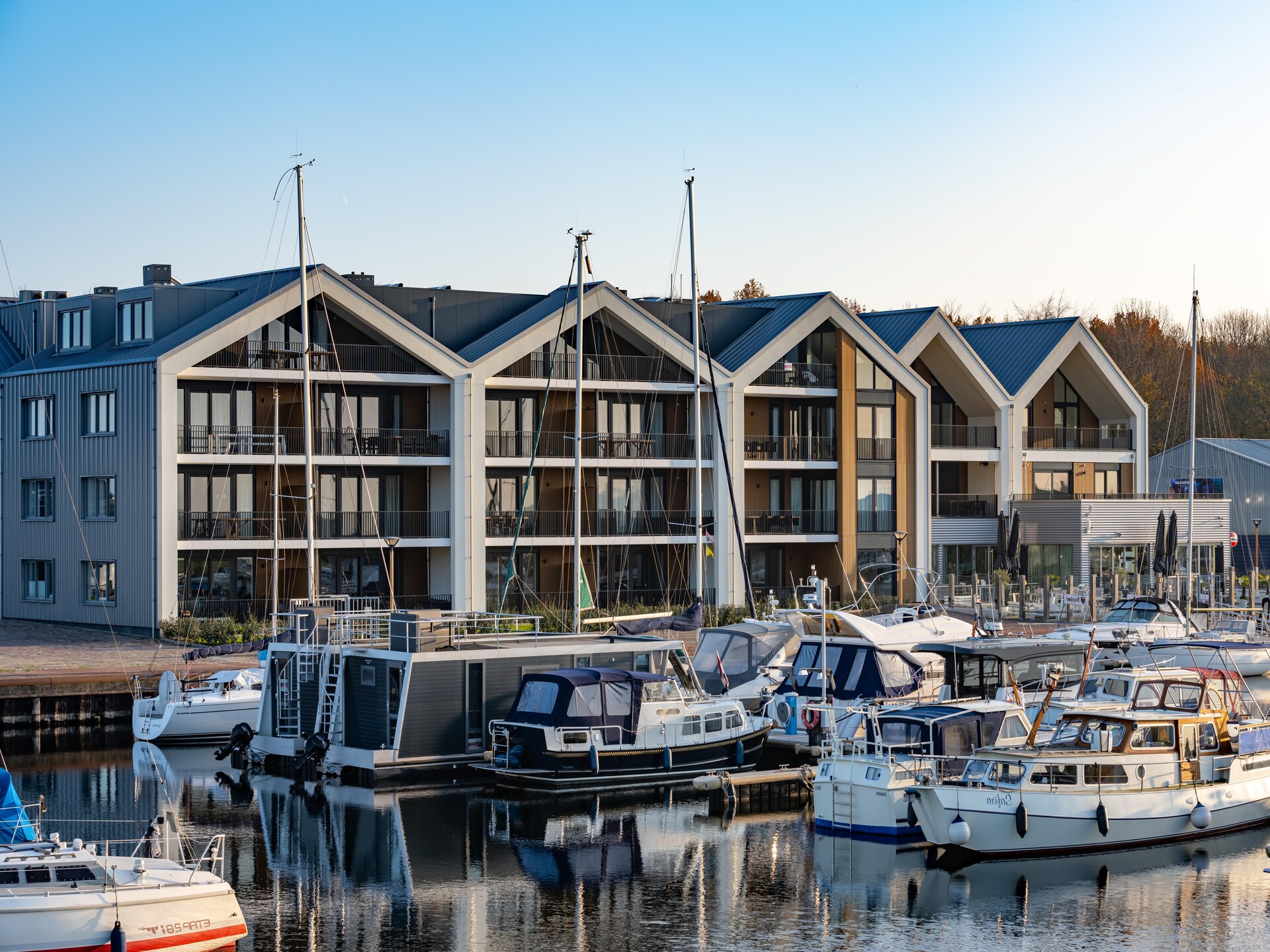 Luxe penthouse aan jachthaven Kamperland met uitzicht over polder - foto 32