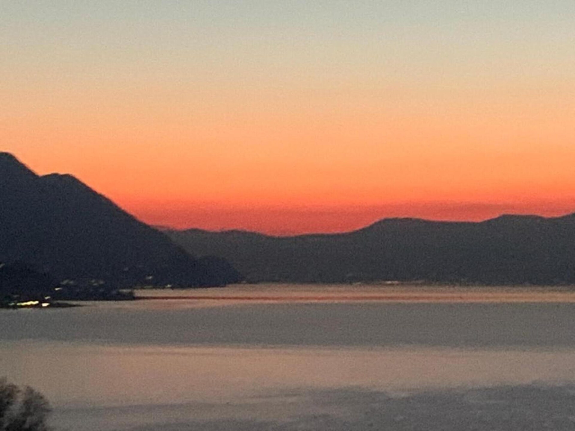 Vrijstaand vakantiehuis met uitzicht op zee en bergen nabij Luino - foto 24