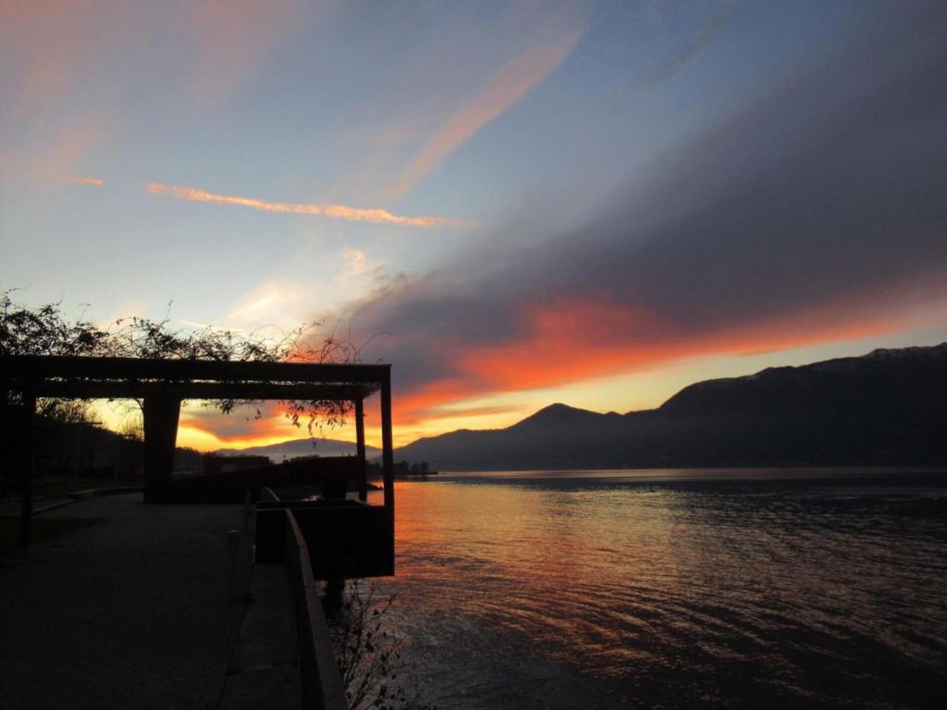 Vrijstaand vakantiehuis met uitzicht op zee en bergen nabij Luino - foto 20