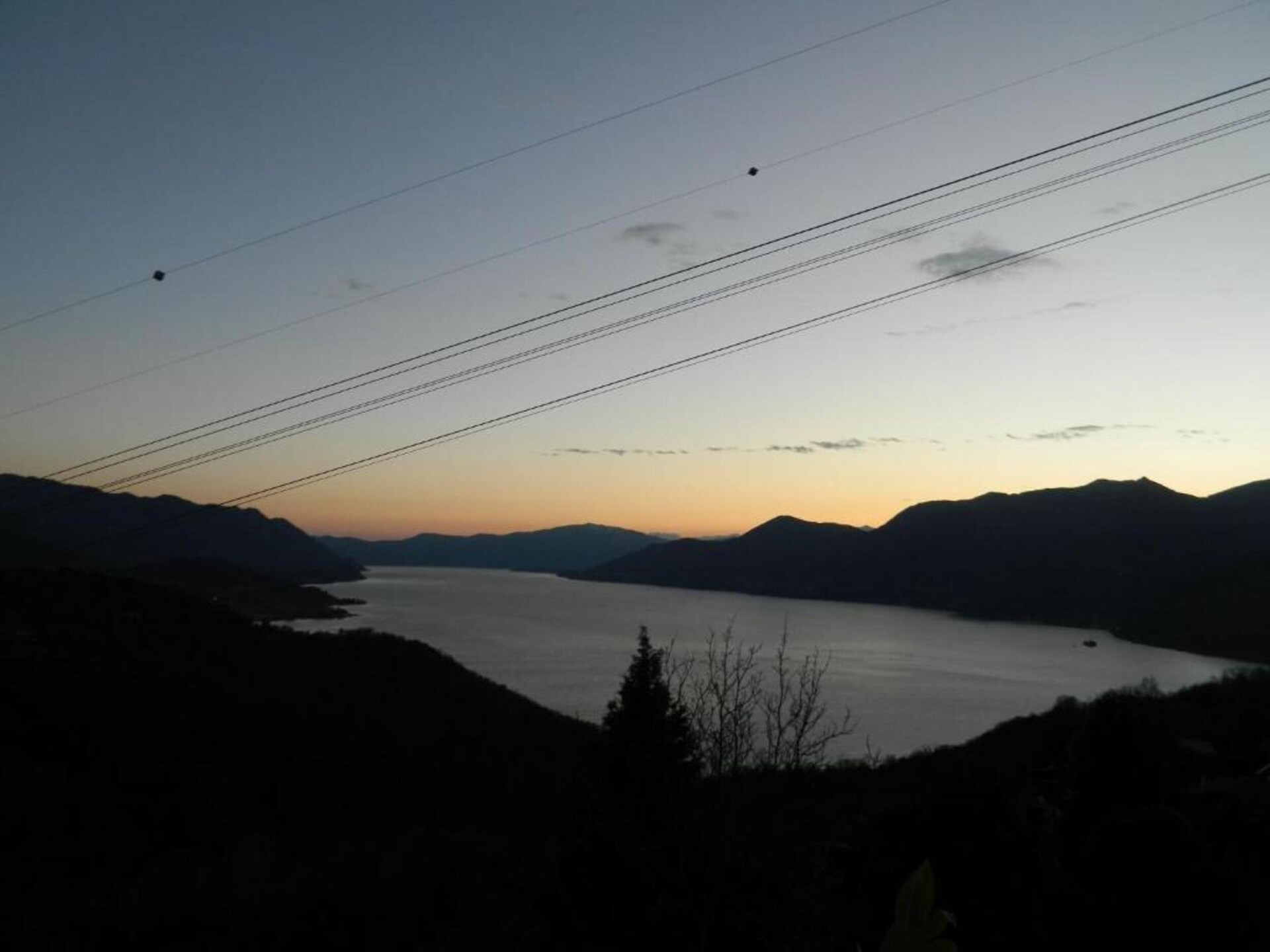 Vrijstaand vakantiehuis met uitzicht op zee en bergen nabij Luino - foto 16