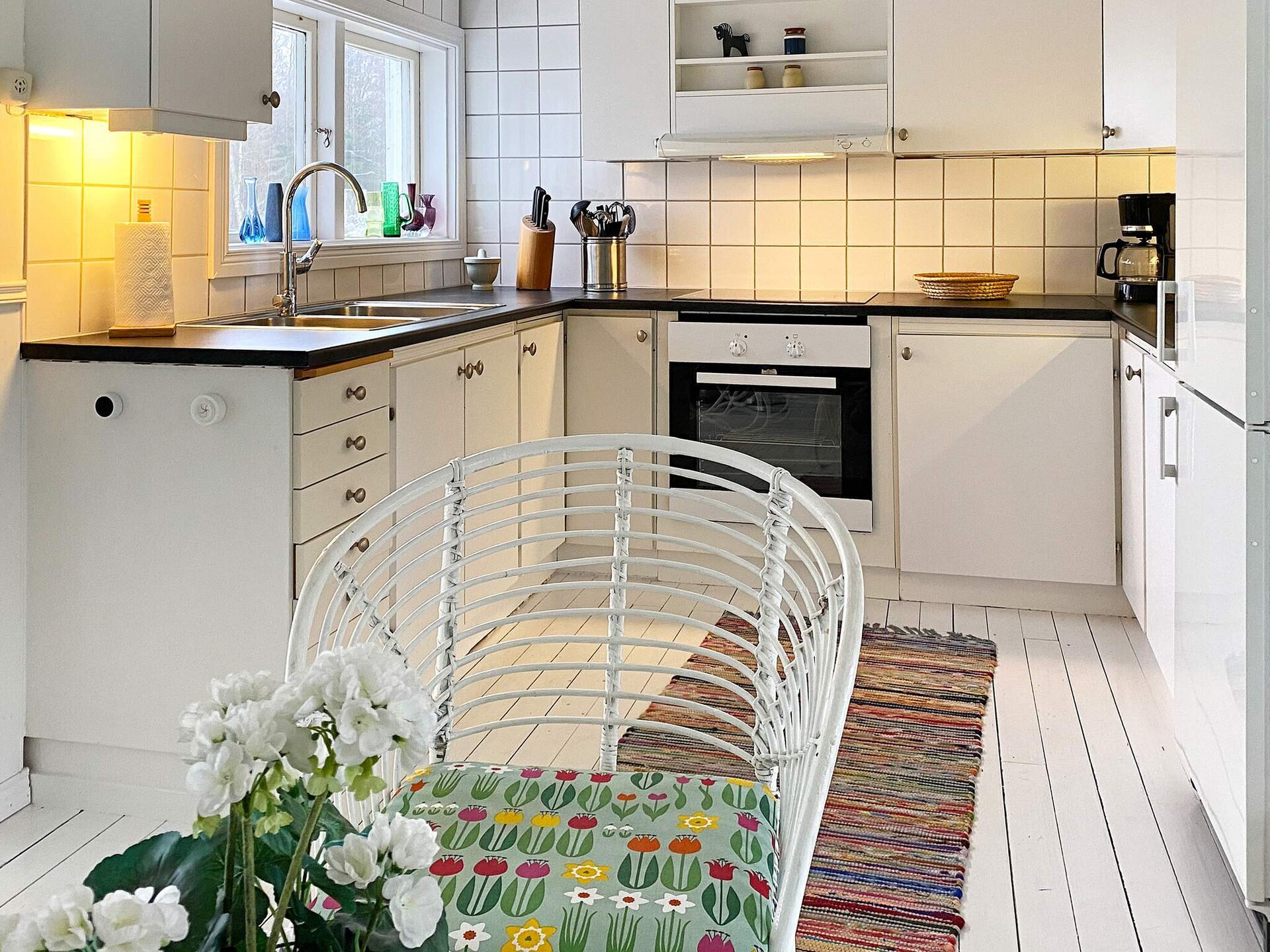 Vrijstaand vakantiehuis direct aan het Hjälmaren meer met privé roeiboot - foto 23