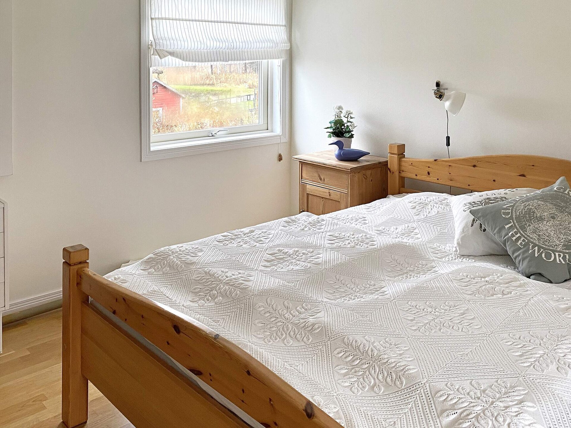 Vrijstaand vakantiehuis direct aan het Hjälmaren meer met privé roeiboot - foto 20