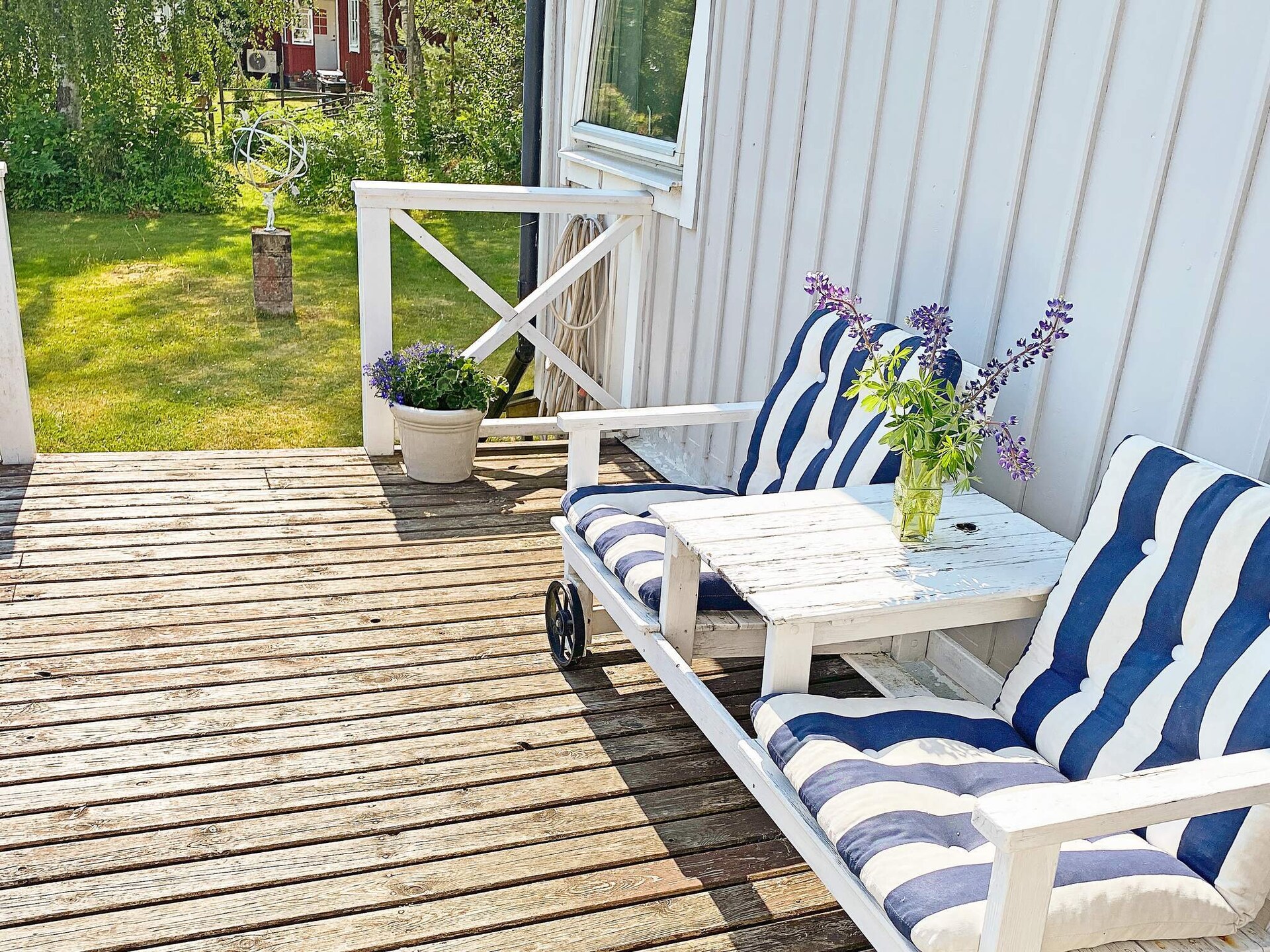 Vrijstaand vakantiehuis direct aan het Hjälmaren meer met privé roeiboot - foto 10