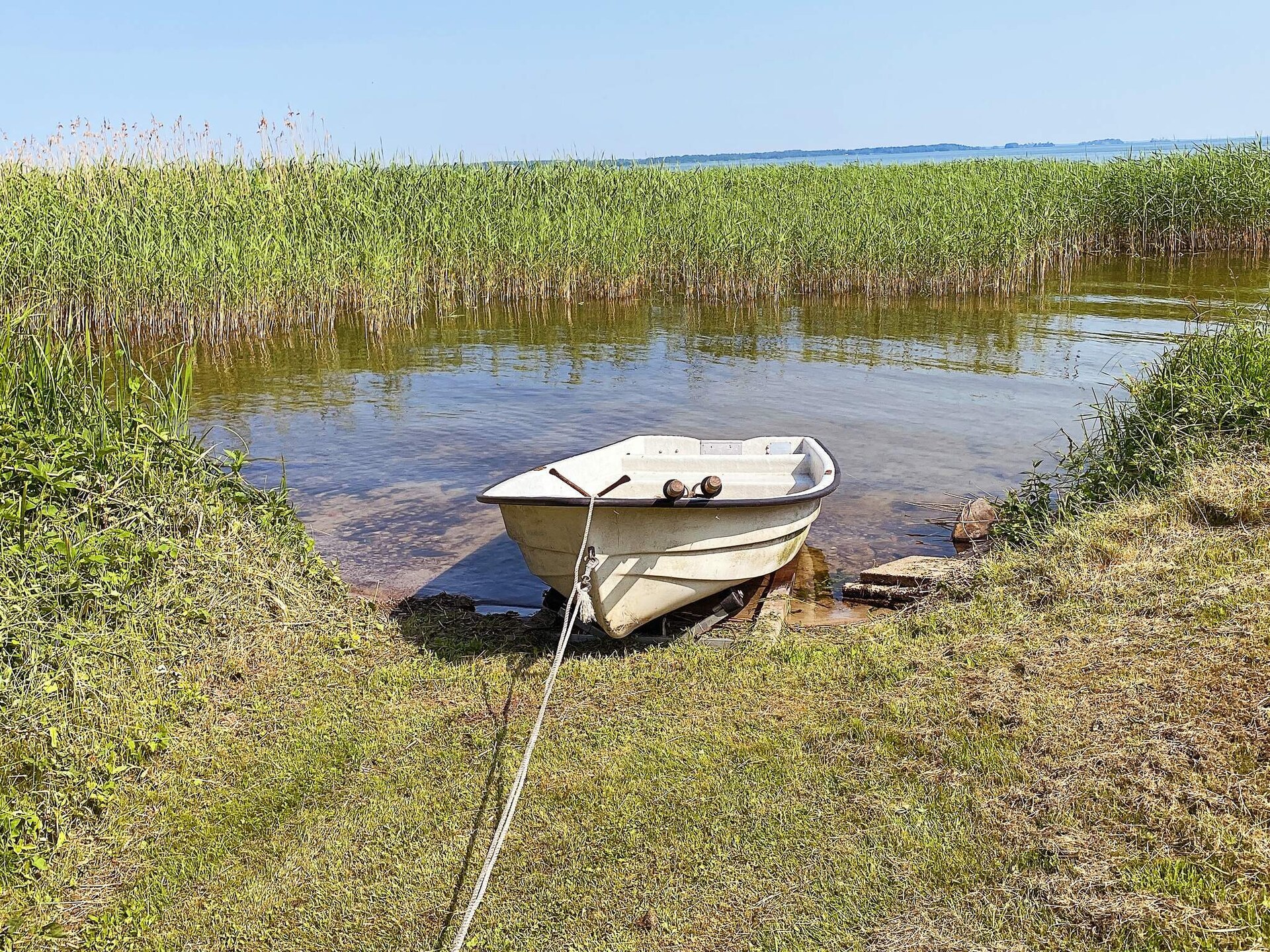 Vrijstaand vakantiehuis direct aan het Hjälmaren meer met privé roeiboot - foto 6