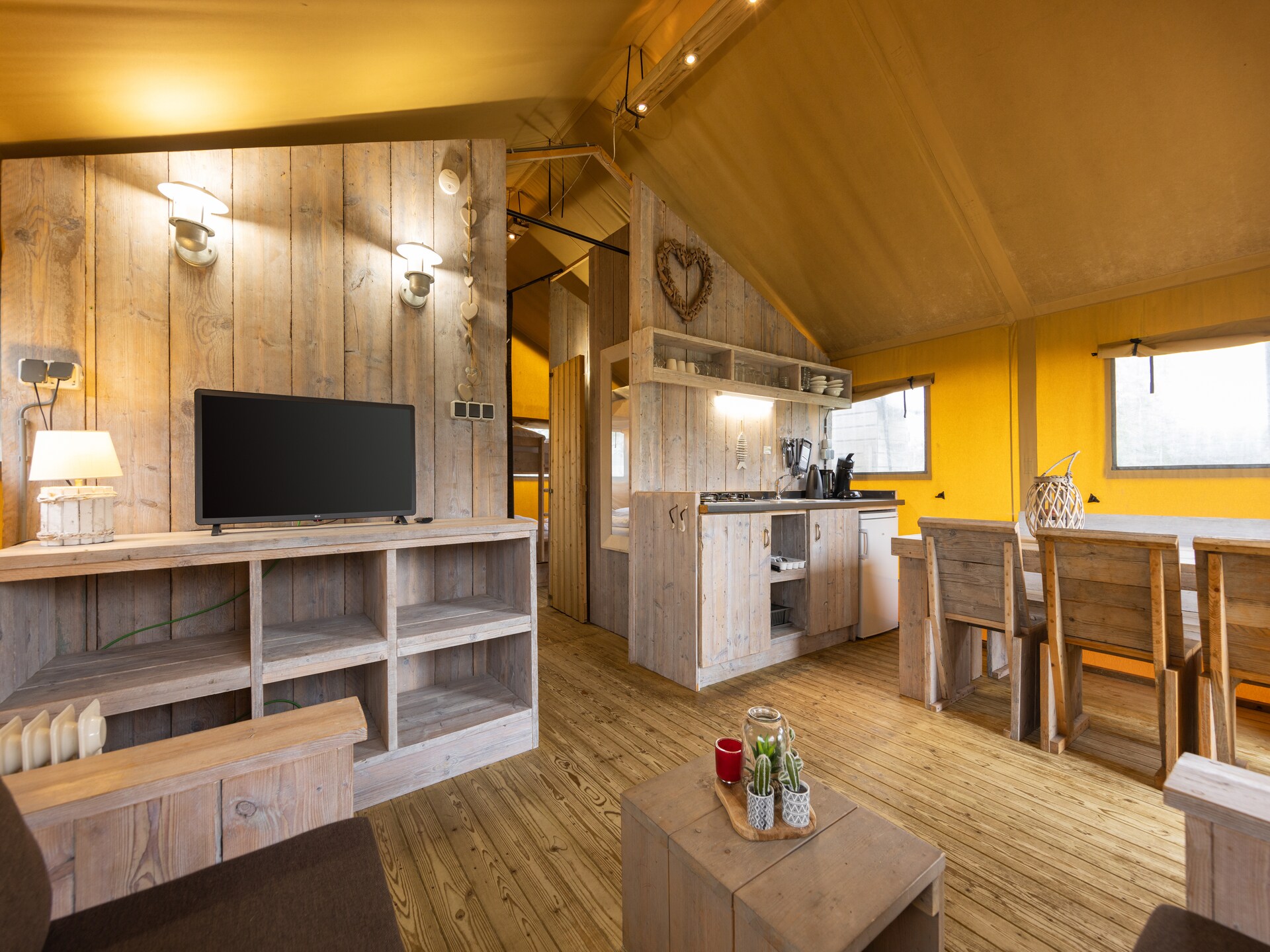 Safaritent op autoluw glamping resort bij Nationaal Park Lauwersmeer - foto 7