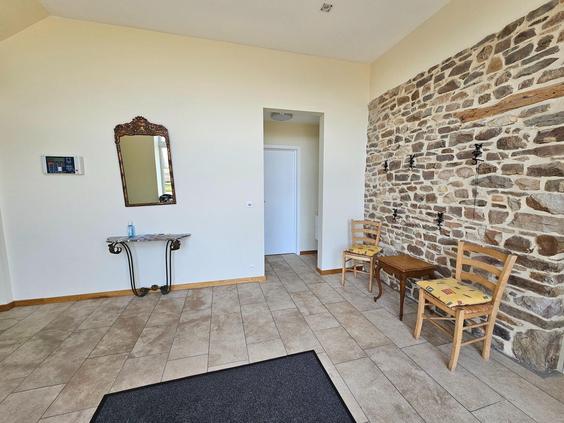 14-persoons vakantiehuis in gerestaureerde kasteelstal, Wallonie - foto 10