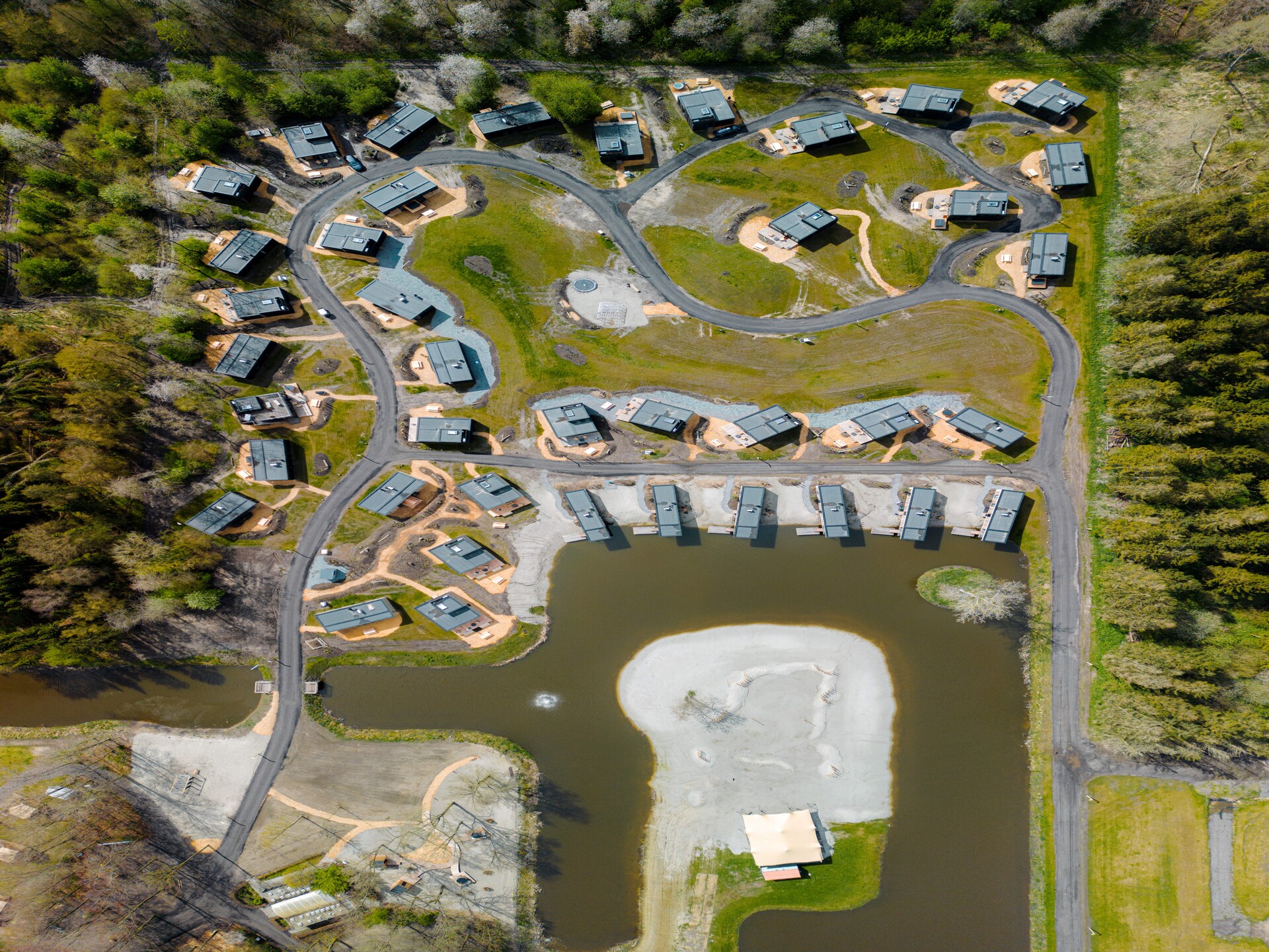 Luxe lodge met hottub op vakantiepark Resort de Parel in Zeewolde - foto 16