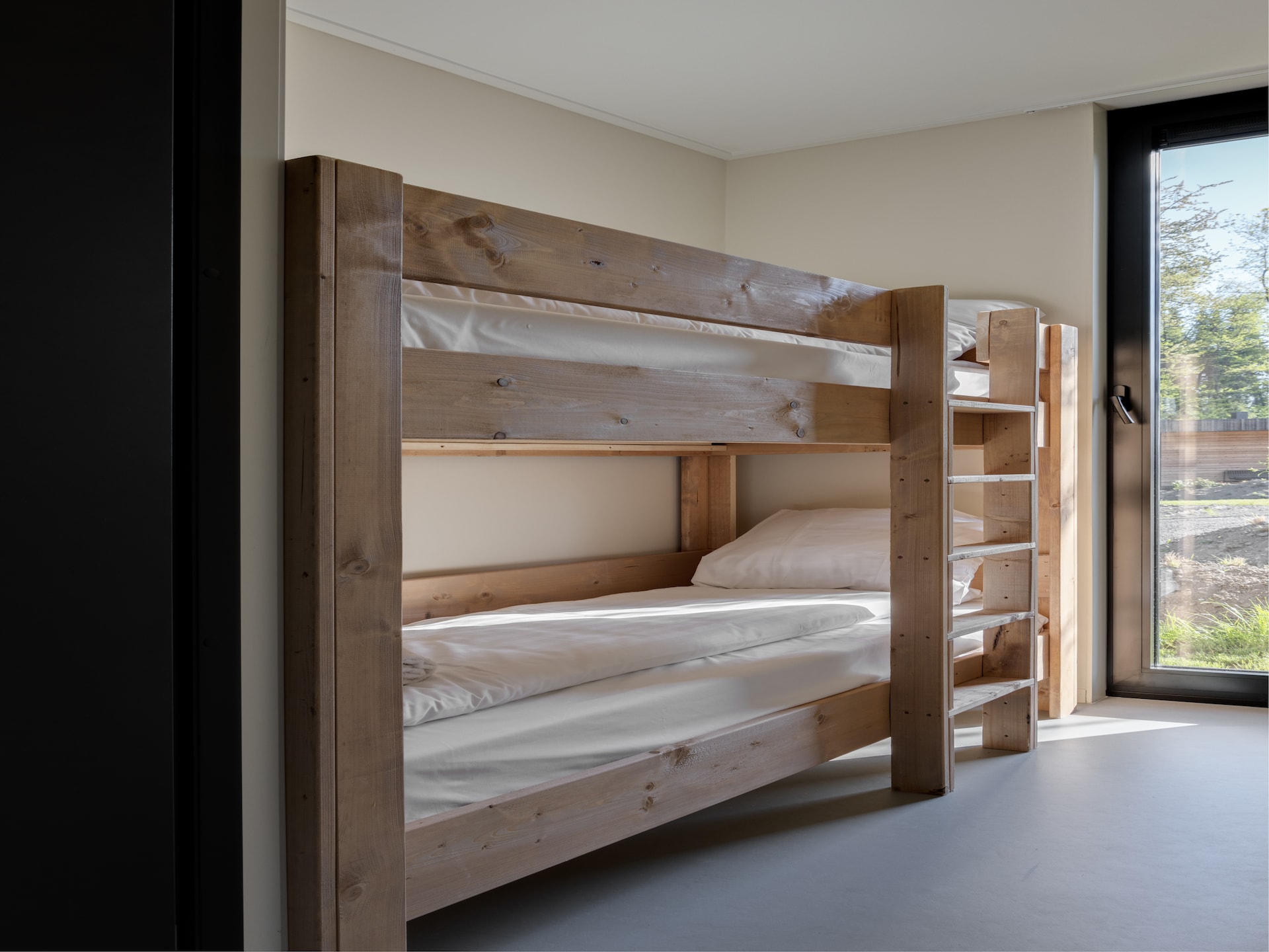 Luxe lodge met hottub op vakantiepark Resort de Parel in Zeewolde - foto 9