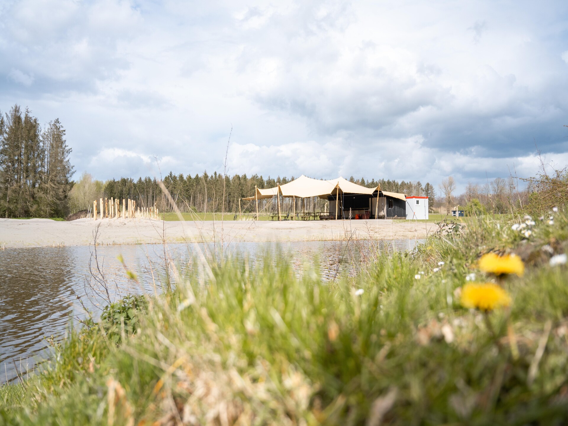 Waterlodge aan het meer in Zeewolde met tuin, airco en huisdier welkom - foto 15