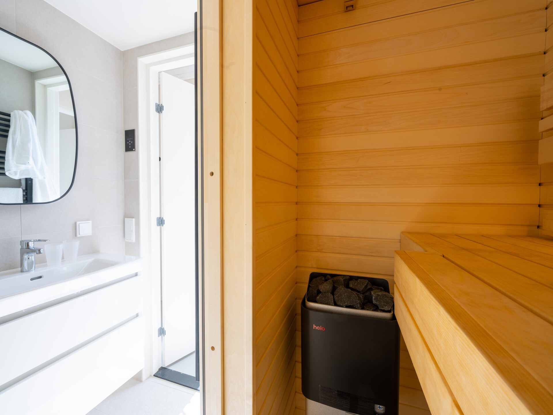 Waterlodge met privé sauna aan het meer in Zeewolde - foto 33