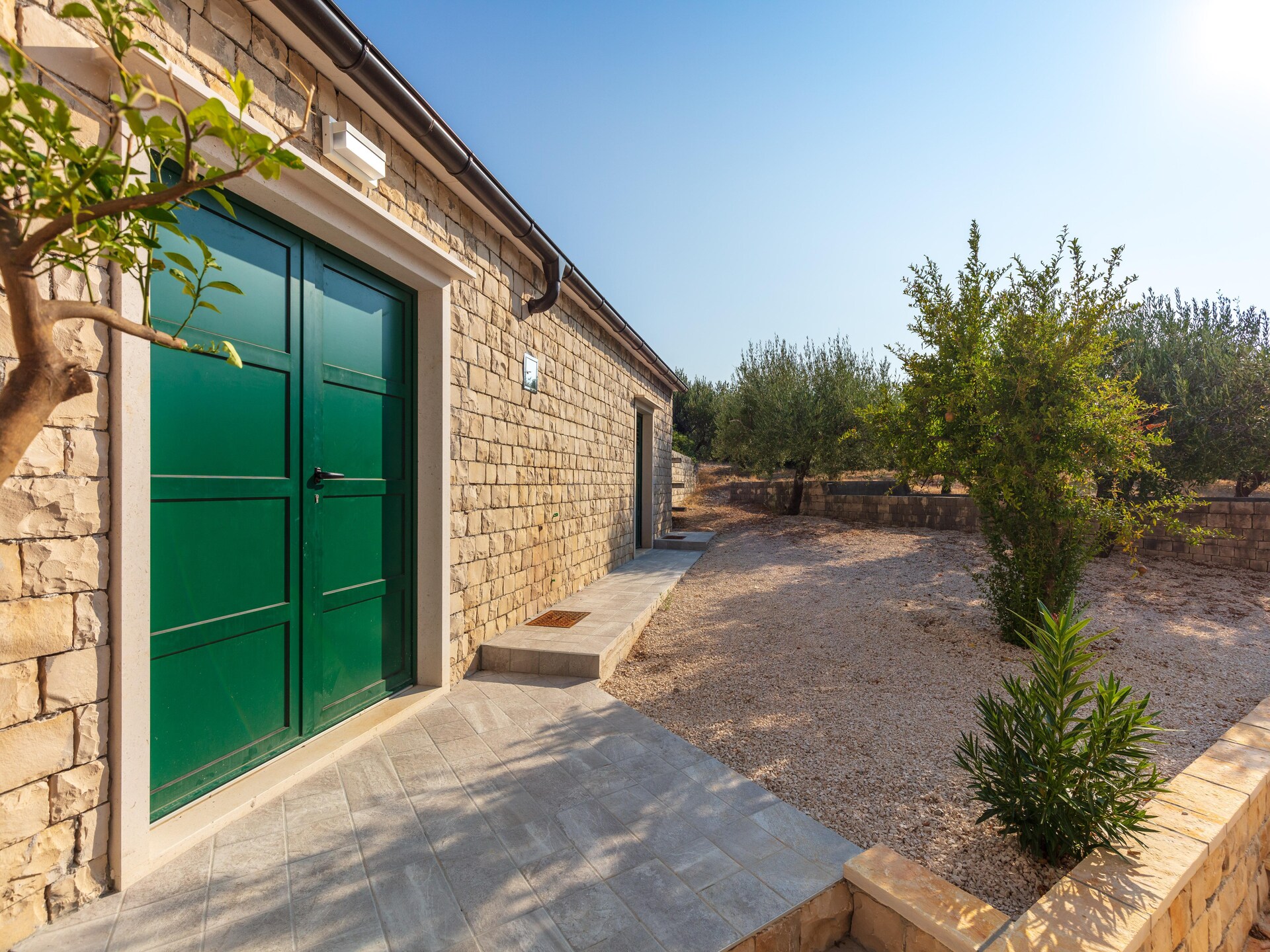 Villa Dubrava: rustig vakantiehuis met zwembad op Brač, 5 km van zee - foto 21