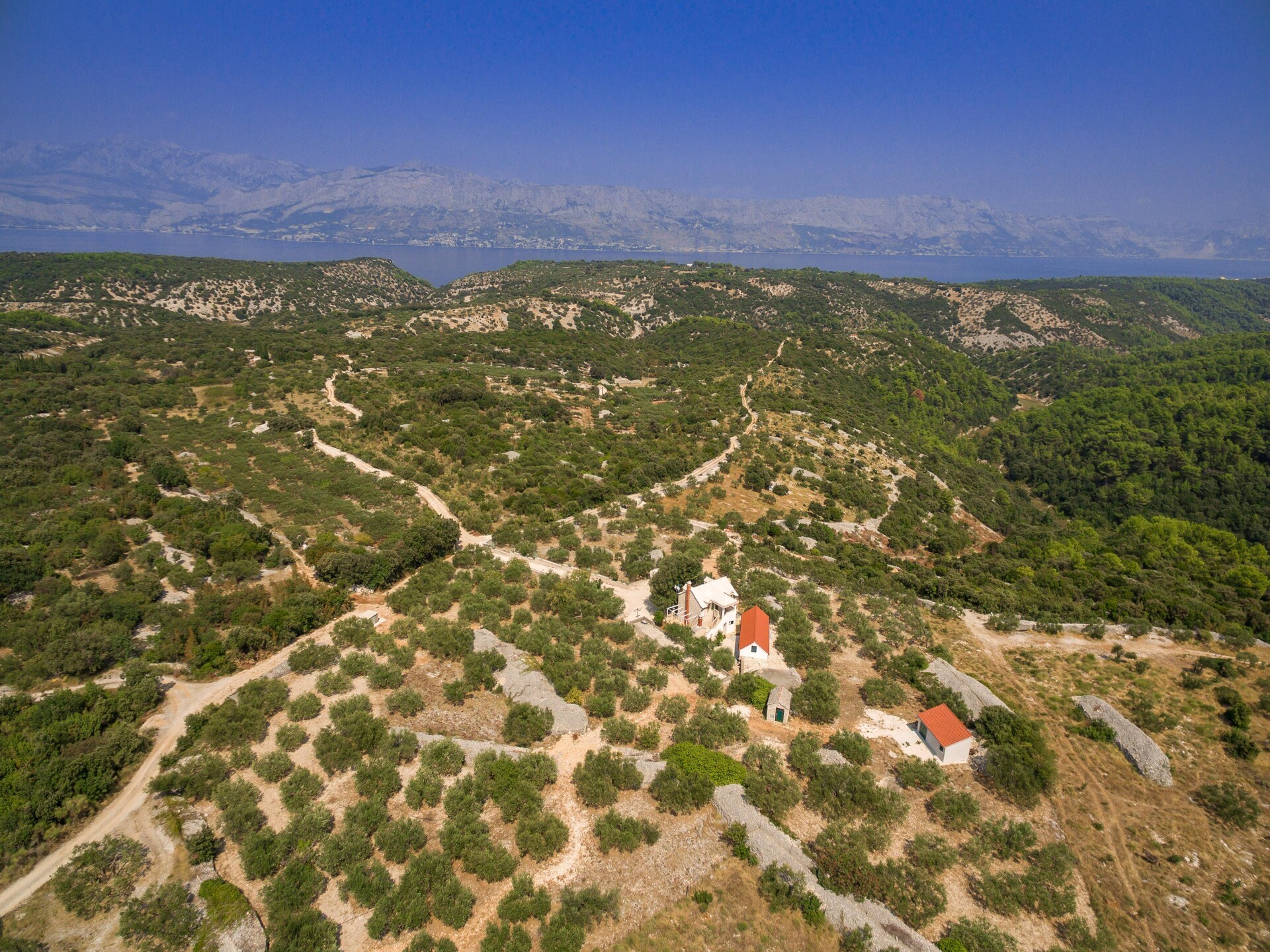 Villa Dubrava: rustig vakantiehuis met zwembad op Brač, 5 km van zee - foto 25