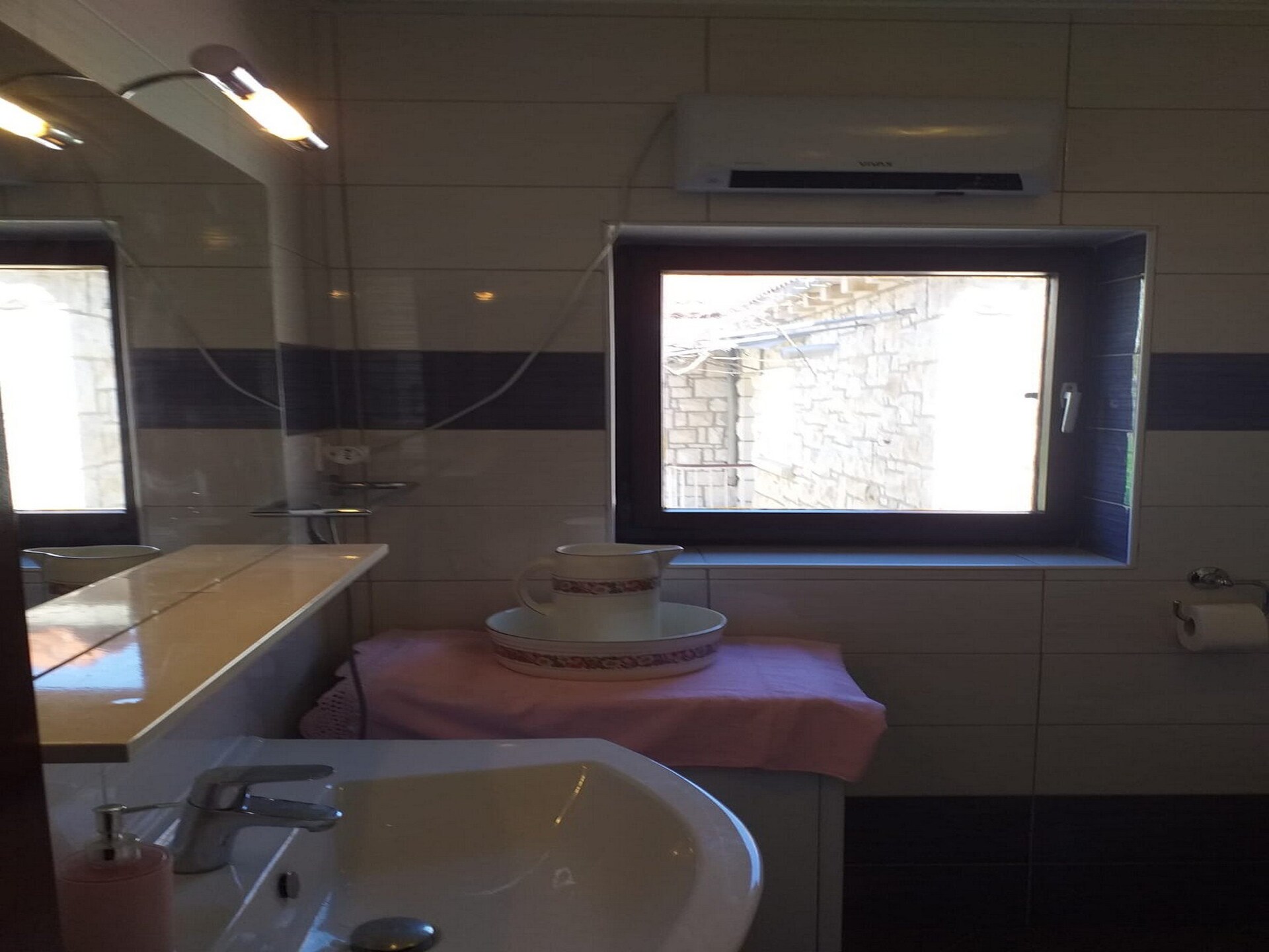 Ruim appartement met balkon en zeezicht in Smokvica – vlakbij het strand - foto 14